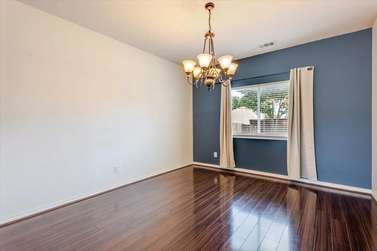 Single Family Residence For Sale in Tarrant County , 11648 Aspen Creek Drive, Fort Worth, Texas 76244, 3 Bedroom, 3 Bathroom, 2 Garage spaces, 2,025 Sqft, built in 2003, Price $345,000, mls#21329188, Real Estate Agent in Fort Worth, Homes For Sale in Tarrant county, Homes For Sale in Fort Worth, Realtor in Fort Worth Texas, Real Estate Brokerage Independent Realty Texas, Luminita Cordes Realtor