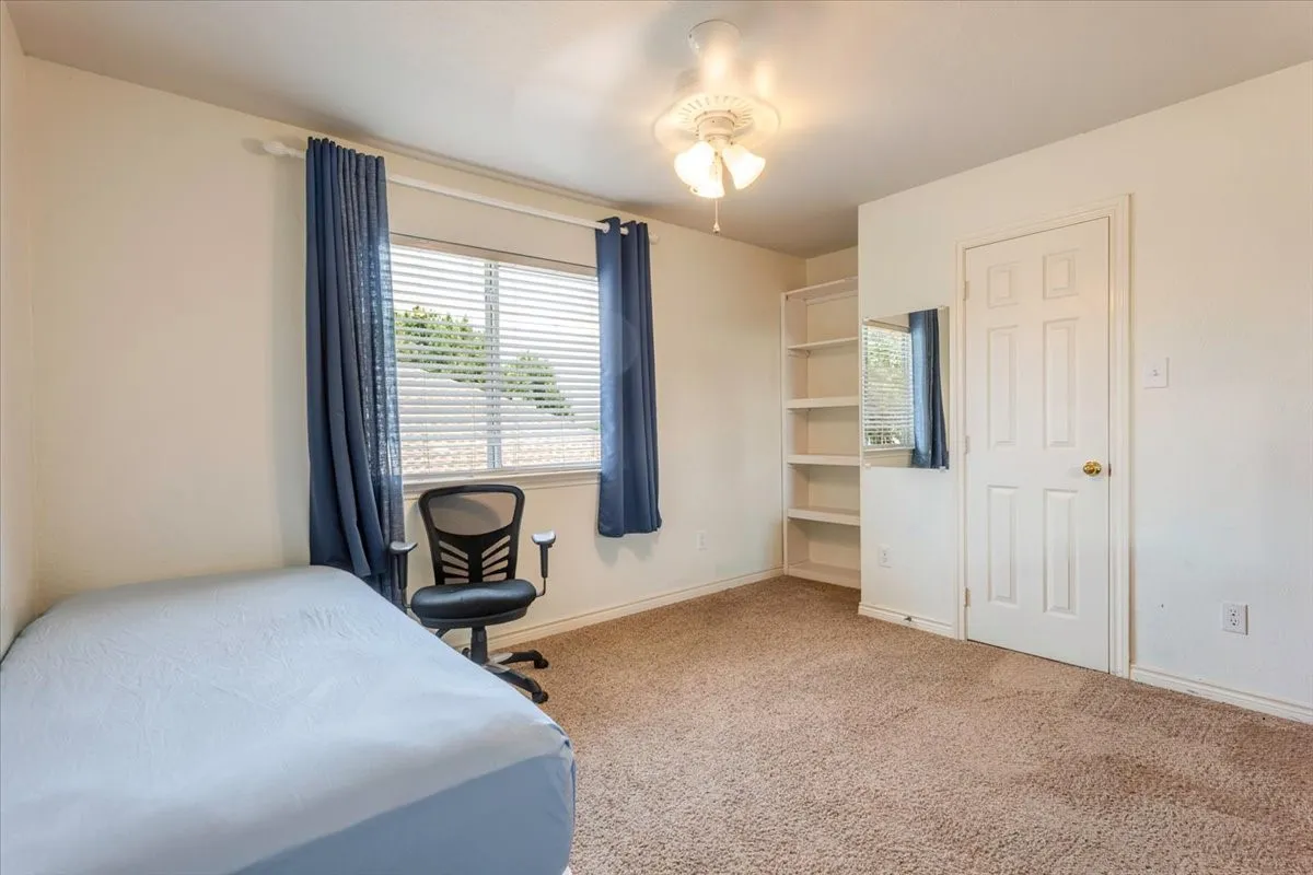 Single Family Residence For Sale in Tarrant County , 11648 Aspen Creek Drive, Fort Worth, Texas 76244, 3 Bedroom, 3 Bathroom, 2 Garage spaces, 2,025 Sqft, built in 2003, Price $345,000, mls#21329188, Real Estate Agent in Fort Worth, Homes For Sale in Tarrant county, Homes For Sale in Fort Worth, Realtor in Fort Worth Texas, Real Estate Brokerage Independent Realty Texas, Luminita Cordes Realtor