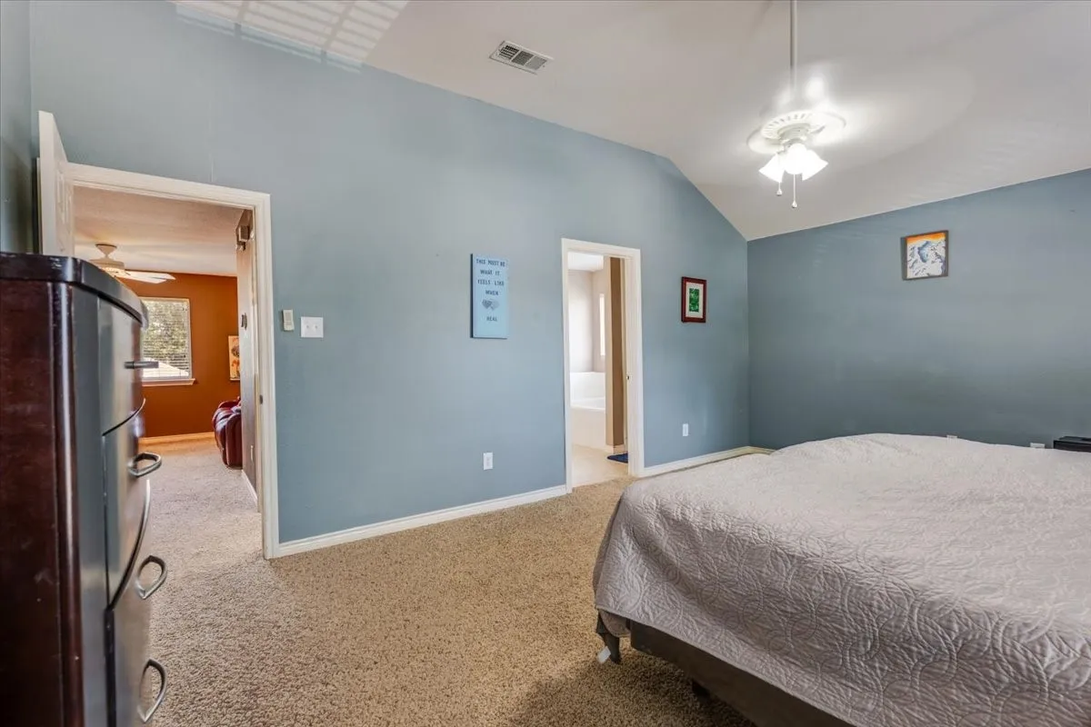 Single Family Residence For Sale in Tarrant County , 11648 Aspen Creek Drive, Fort Worth, Texas 76244, 3 Bedroom, 3 Bathroom, 2 Garage spaces, 2,025 Sqft, built in 2003, Price $345,000, mls#21329188, Real Estate Agent in Fort Worth, Homes For Sale in Tarrant county, Homes For Sale in Fort Worth, Realtor in Fort Worth Texas, Real Estate Brokerage Independent Realty Texas, Luminita Cordes Realtor