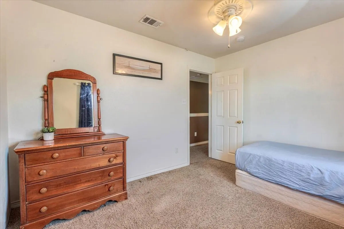 Single Family Residence For Sale in Tarrant County , 11648 Aspen Creek Drive, Fort Worth, Texas 76244, 3 Bedroom, 3 Bathroom, 2 Garage spaces, 2,025 Sqft, built in 2003, Price $345,000, mls#21329188, Real Estate Agent in Fort Worth, Homes For Sale in Tarrant county, Homes For Sale in Fort Worth, Realtor in Fort Worth Texas, Real Estate Brokerage Independent Realty Texas, Luminita Cordes Realtor