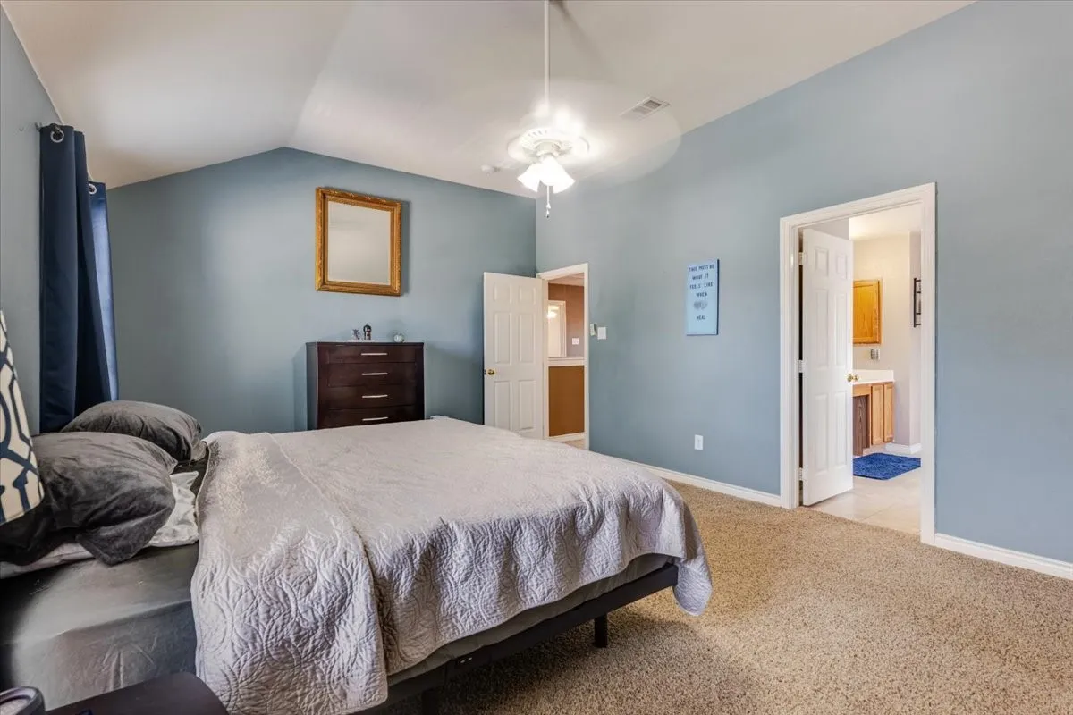 Single Family Residence For Sale in Tarrant County , 11648 Aspen Creek Drive, Fort Worth, Texas 76244, 3 Bedroom, 3 Bathroom, 2 Garage spaces, 2,025 Sqft, built in 2003, Price $345,000, mls#21329188, Real Estate Agent in Fort Worth, Homes For Sale in Tarrant county, Homes For Sale in Fort Worth, Realtor in Fort Worth Texas, Real Estate Brokerage Independent Realty Texas, Luminita Cordes Realtor