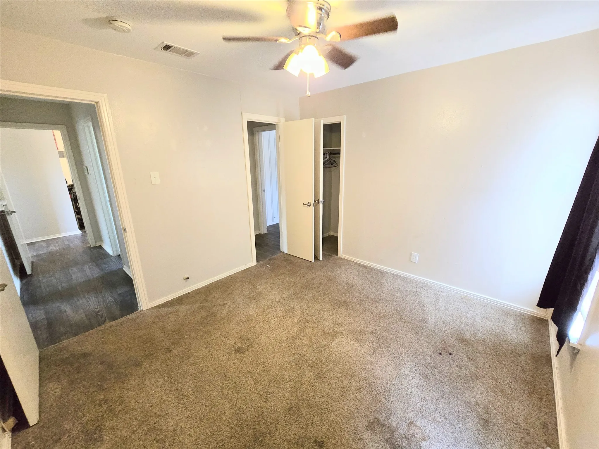 Single Family Residence For Sale in Dallas County , 3103 Elsie Faye Heggins Street, Dallas, Texas 75215, 3 Bedroom, 1 Bathroom, Garage spaces, 1,215 Sqft, built in 1951, mls#21328893, Real Estate Agent in Dallas, Homes For Sale in Dallas county, Homes For Sale in Dallas, Realtor in Dallas Texas, Real Estate Brokerage Independent Realty Texas, Luminita Cordes Realtor