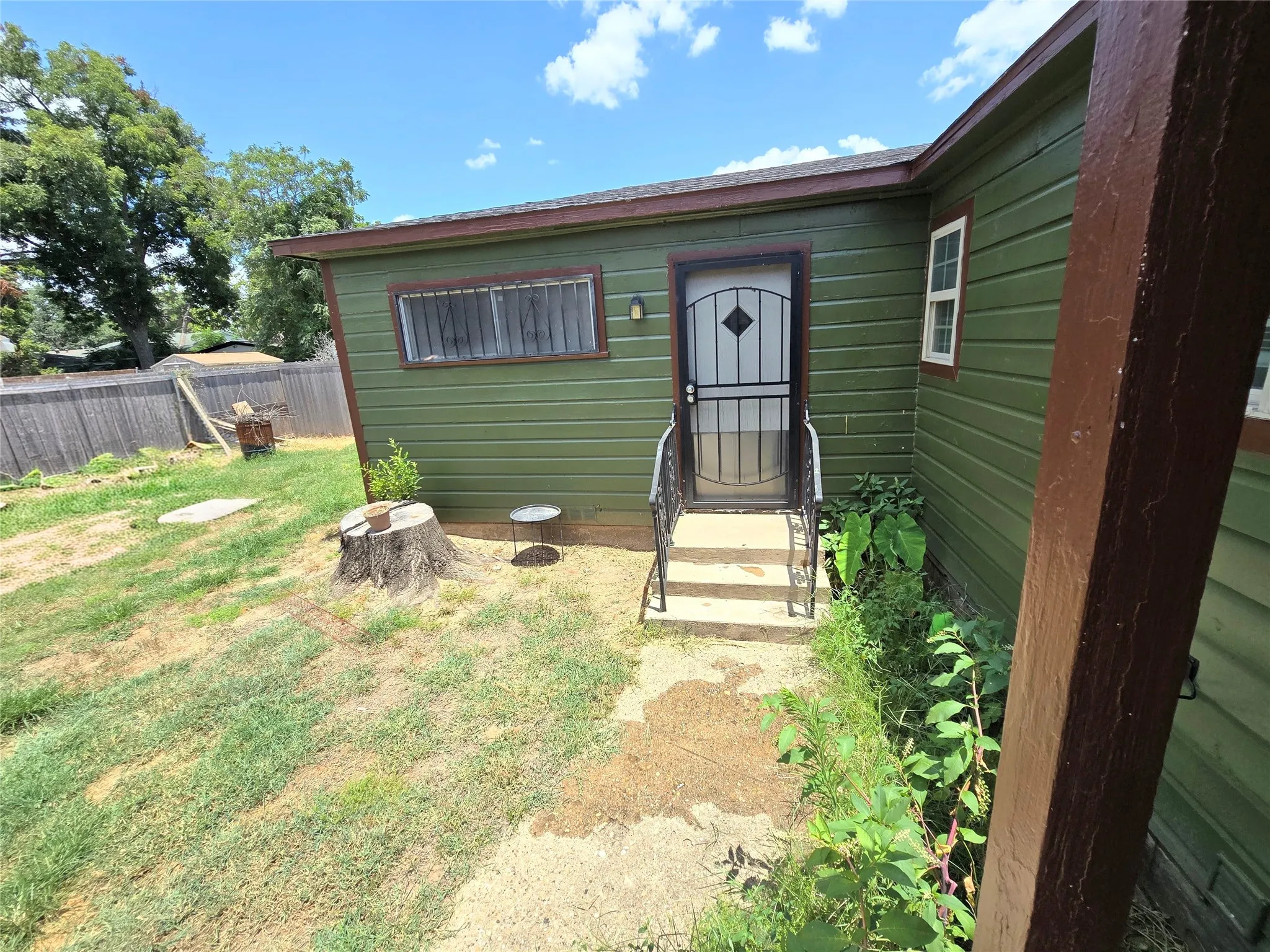 Single Family Residence For Sale in Dallas County , 3103 Elsie Faye Heggins Street, Dallas, Texas 75215, 3 Bedroom, 1 Bathroom, Garage spaces, 1,215 Sqft, built in 1951, mls#21328893, Real Estate Agent in Dallas, Homes For Sale in Dallas county, Homes For Sale in Dallas, Realtor in Dallas Texas, Real Estate Brokerage Independent Realty Texas, Luminita Cordes Realtor