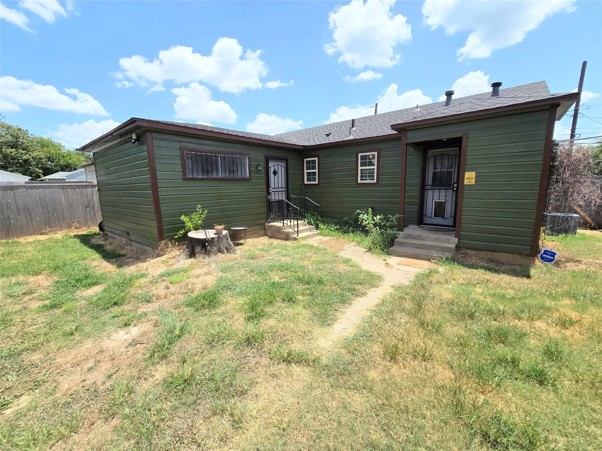 Single Family Residence For Sale in Dallas County , 3103 Elsie Faye Heggins Street, Dallas, Texas 75215, 3 Bedroom, 1 Bathroom, Garage spaces, 1,215 Sqft, built in 1951, mls#21328893, Real Estate Agent in Dallas, Homes For Sale in Dallas county, Homes For Sale in Dallas, Realtor in Dallas Texas, Real Estate Brokerage Independent Realty Texas, Luminita Cordes Realtor