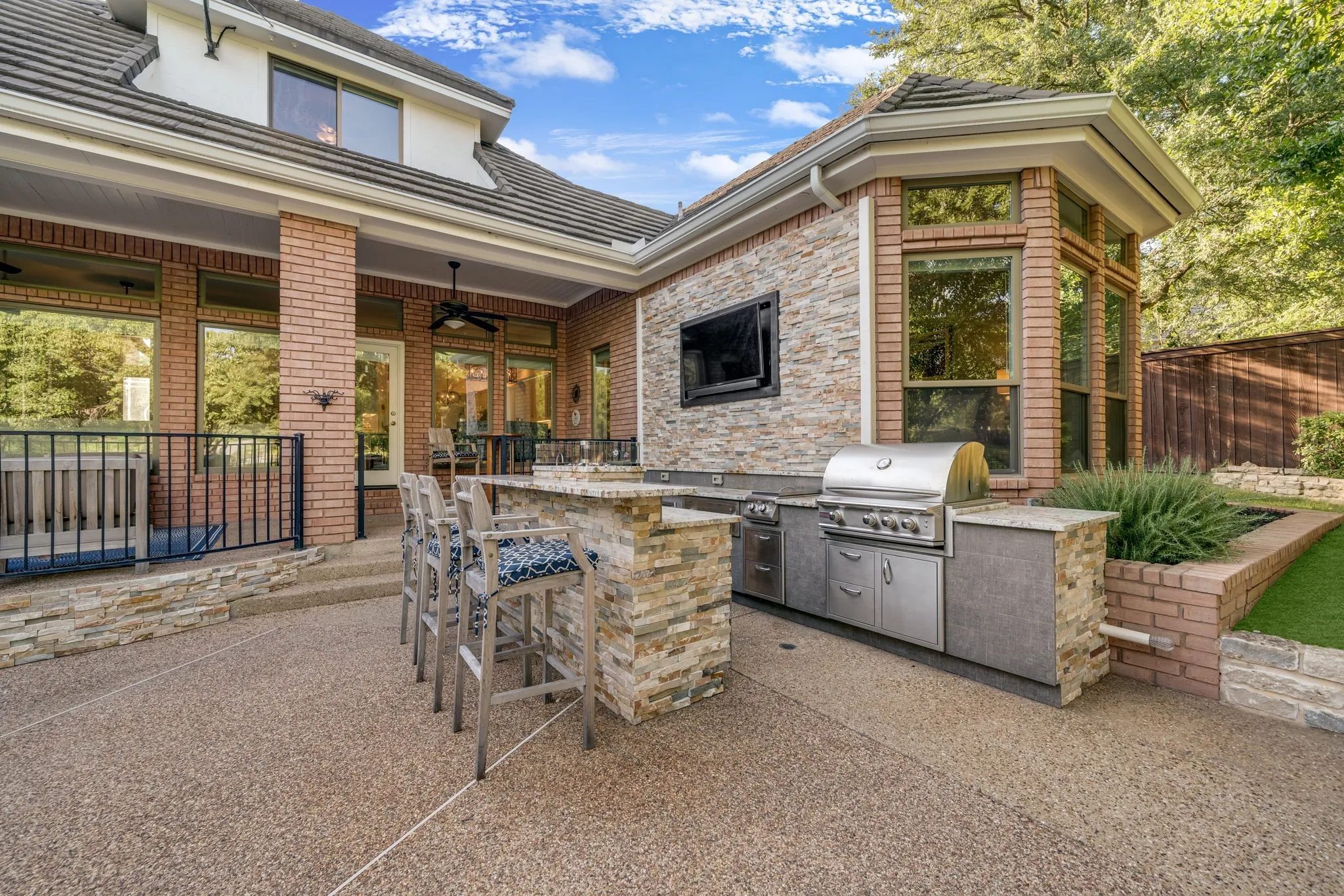 Single Family Residence For Sale in Tarrant County , 1311 Concord Avenue, Southlake, Texas 76092, 4 Bedroom, 6 Bathroom, 3 Garage spaces, 4,786 Sqft, built in 1992, mls#21328390, Real Estate Agent in Southlake, Homes For Sale in Tarrant county, Homes For Sale in Southlake, Realtor in Southlake Texas, Real Estate Brokerage Independent Realty Texas, Luminita Cordes Realtor