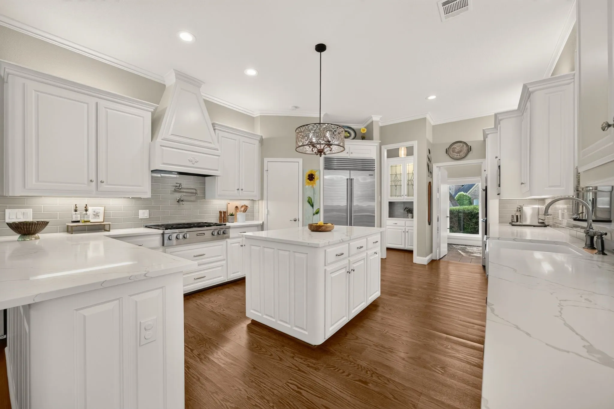 Single Family Residence For Sale in Tarrant County , 1311 Concord Avenue, Southlake, Texas 76092, 4 Bedroom, 6 Bathroom, 3 Garage spaces, 4,786 Sqft, built in 1992, mls#21328390, Real Estate Agent in Southlake, Homes For Sale in Tarrant county, Homes For Sale in Southlake, Realtor in Southlake Texas, Real Estate Brokerage Independent Realty Texas, Luminita Cordes Realtor