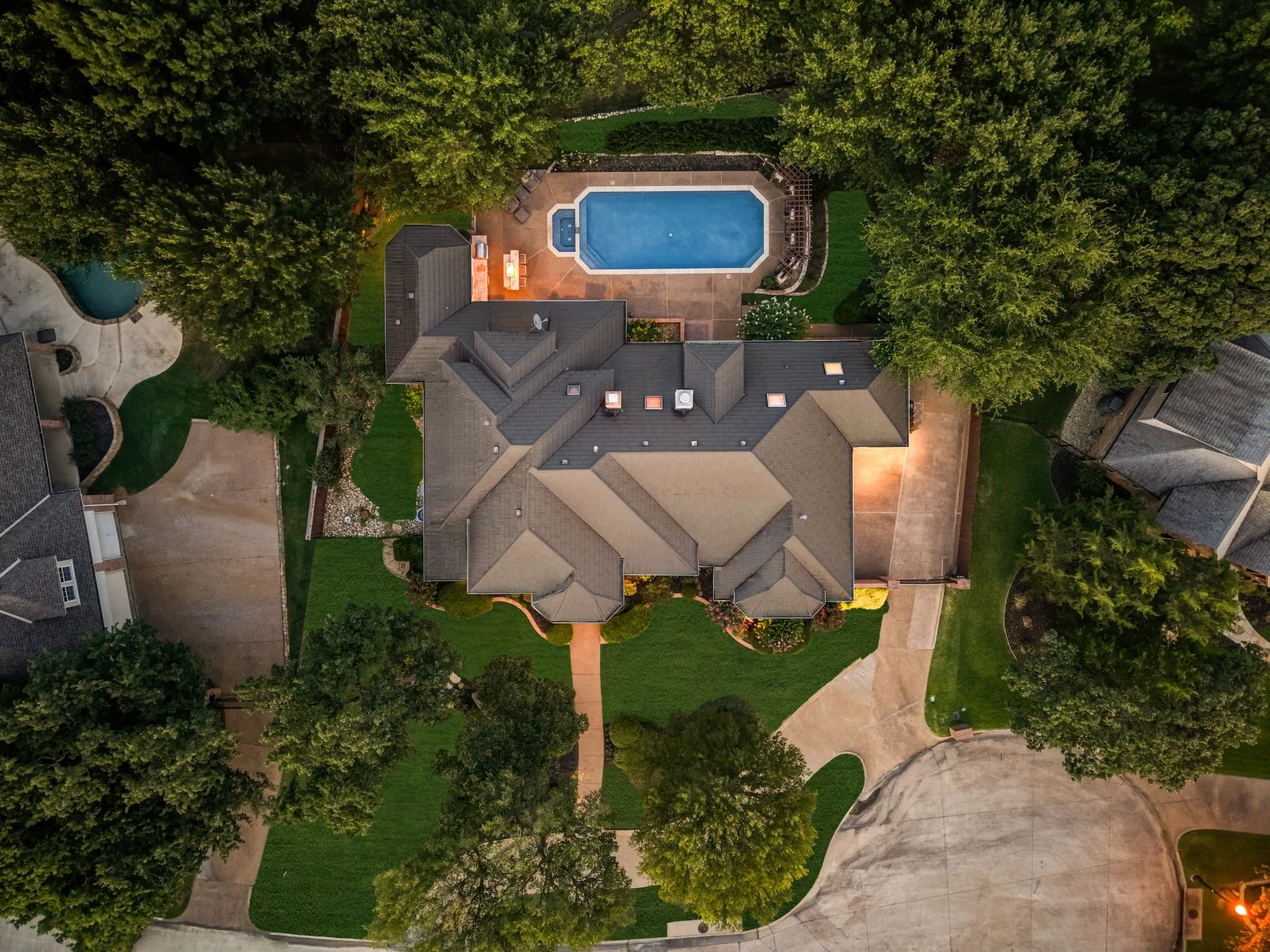 Single Family Residence For Sale in Tarrant County , 1311 Concord Avenue, Southlake, Texas 76092, 4 Bedroom, 6 Bathroom, 3 Garage spaces, 4,786 Sqft, built in 1992, mls#21328390, Real Estate Agent in Southlake, Homes For Sale in Tarrant county, Homes For Sale in Southlake, Realtor in Southlake Texas, Real Estate Brokerage Independent Realty Texas, Luminita Cordes Realtor