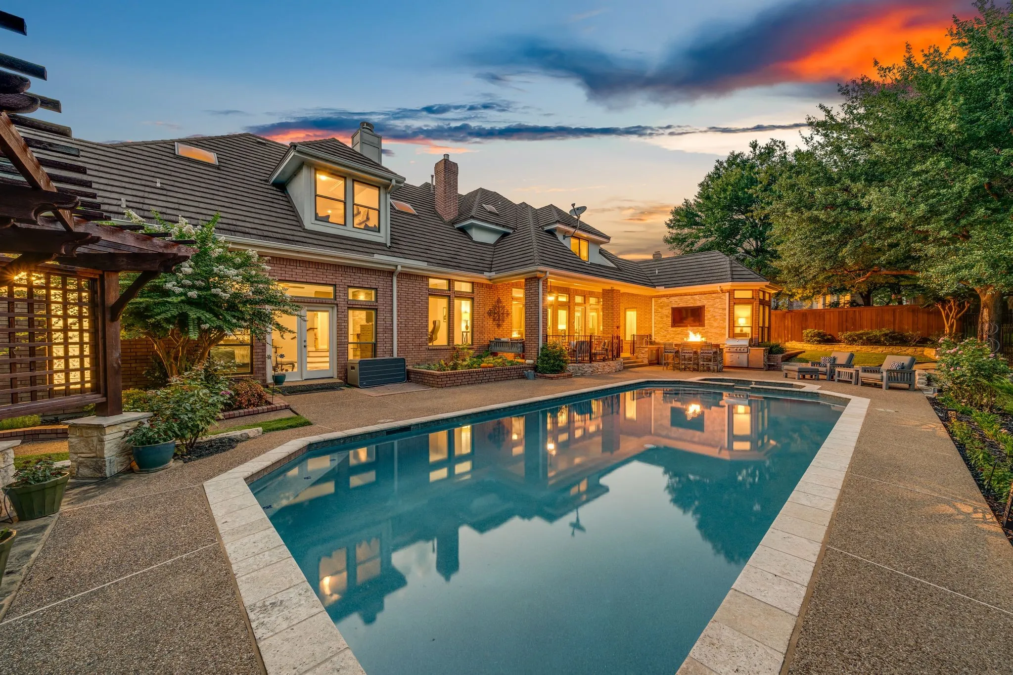 Single Family Residence For Sale in Tarrant County , 1311 Concord Avenue, Southlake, Texas 76092, 4 Bedroom, 6 Bathroom, 3 Garage spaces, 4,786 Sqft, built in 1992, mls#21328390, Real Estate Agent in Southlake, Homes For Sale in Tarrant county, Homes For Sale in Southlake, Realtor in Southlake Texas, Real Estate Brokerage Independent Realty Texas, Luminita Cordes Realtor