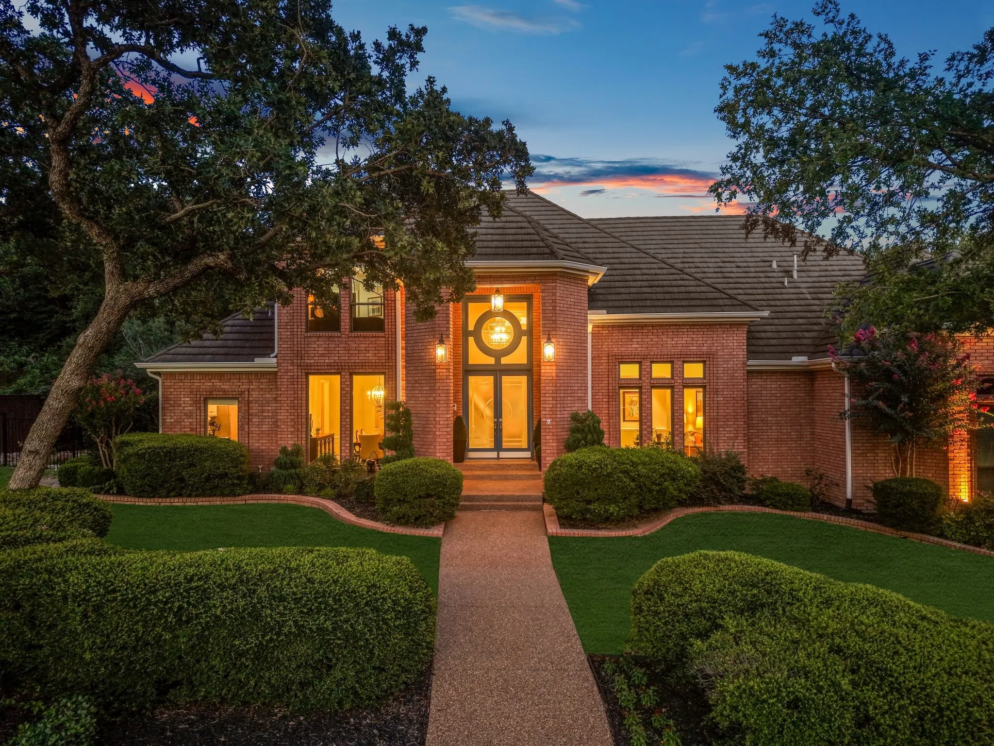 Single Family Residence For Sale in Tarrant County , 1311 Concord Avenue, Southlake, Texas 76092, 4 Bedroom, 6 Bathroom, 3 Garage spaces, 4,786 Sqft, built in 1992, mls#21328390, Real Estate Agent in Southlake, Homes For Sale in Tarrant county, Homes For Sale in Southlake, Realtor in Southlake Texas, Real Estate Brokerage Independent Realty Texas, Luminita Cordes Realtor