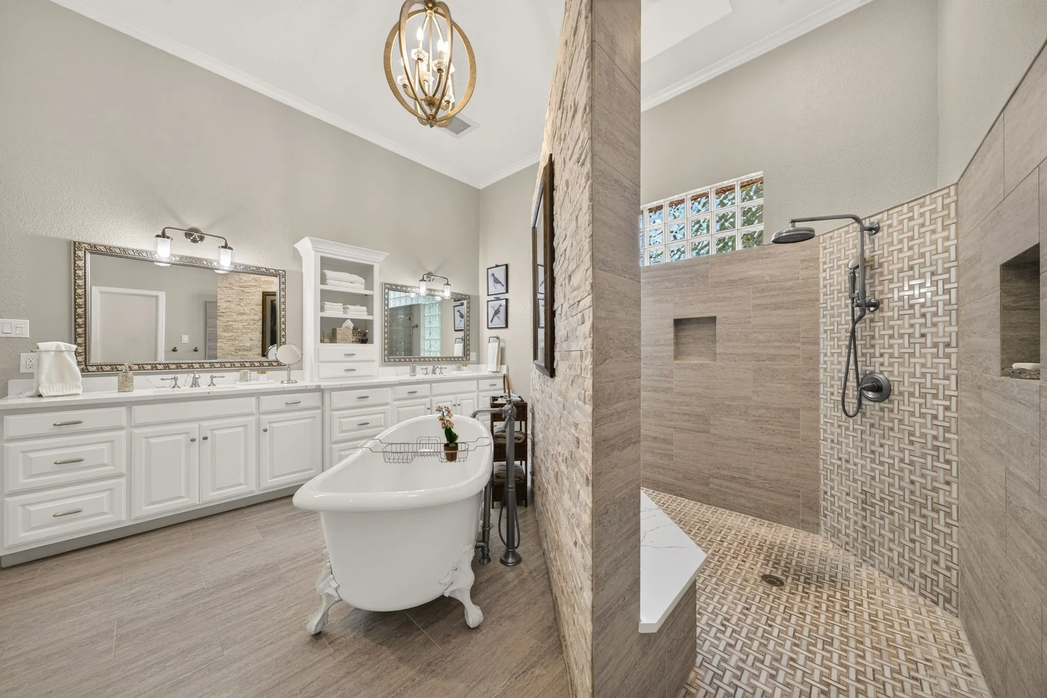 Single Family Residence For Sale in Tarrant County , 1311 Concord Avenue, Southlake, Texas 76092, 4 Bedroom, 6 Bathroom, 3 Garage spaces, 4,786 Sqft, built in 1992, mls#21328390, Real Estate Agent in Southlake, Homes For Sale in Tarrant county, Homes For Sale in Southlake, Realtor in Southlake Texas, Real Estate Brokerage Independent Realty Texas, Luminita Cordes Realtor