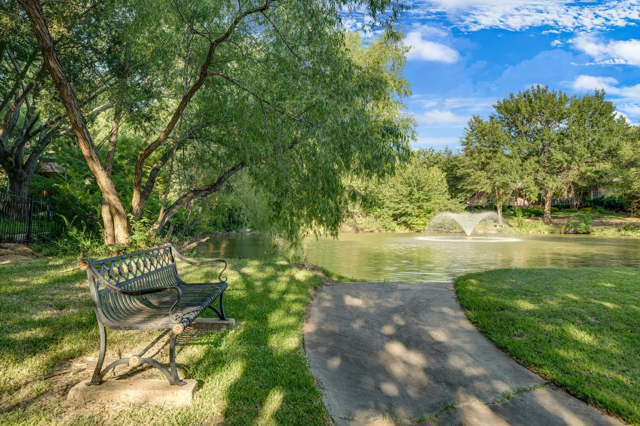 Single Family Residence For Sale in Tarrant County , 1311 Concord Avenue, Southlake, Texas 76092, 4 Bedroom, 6 Bathroom, 3 Garage spaces, 4,786 Sqft, built in 1992, mls#21328390, Real Estate Agent in Southlake, Homes For Sale in Tarrant county, Homes For Sale in Southlake, Realtor in Southlake Texas, Real Estate Brokerage Independent Realty Texas, Luminita Cordes Realtor