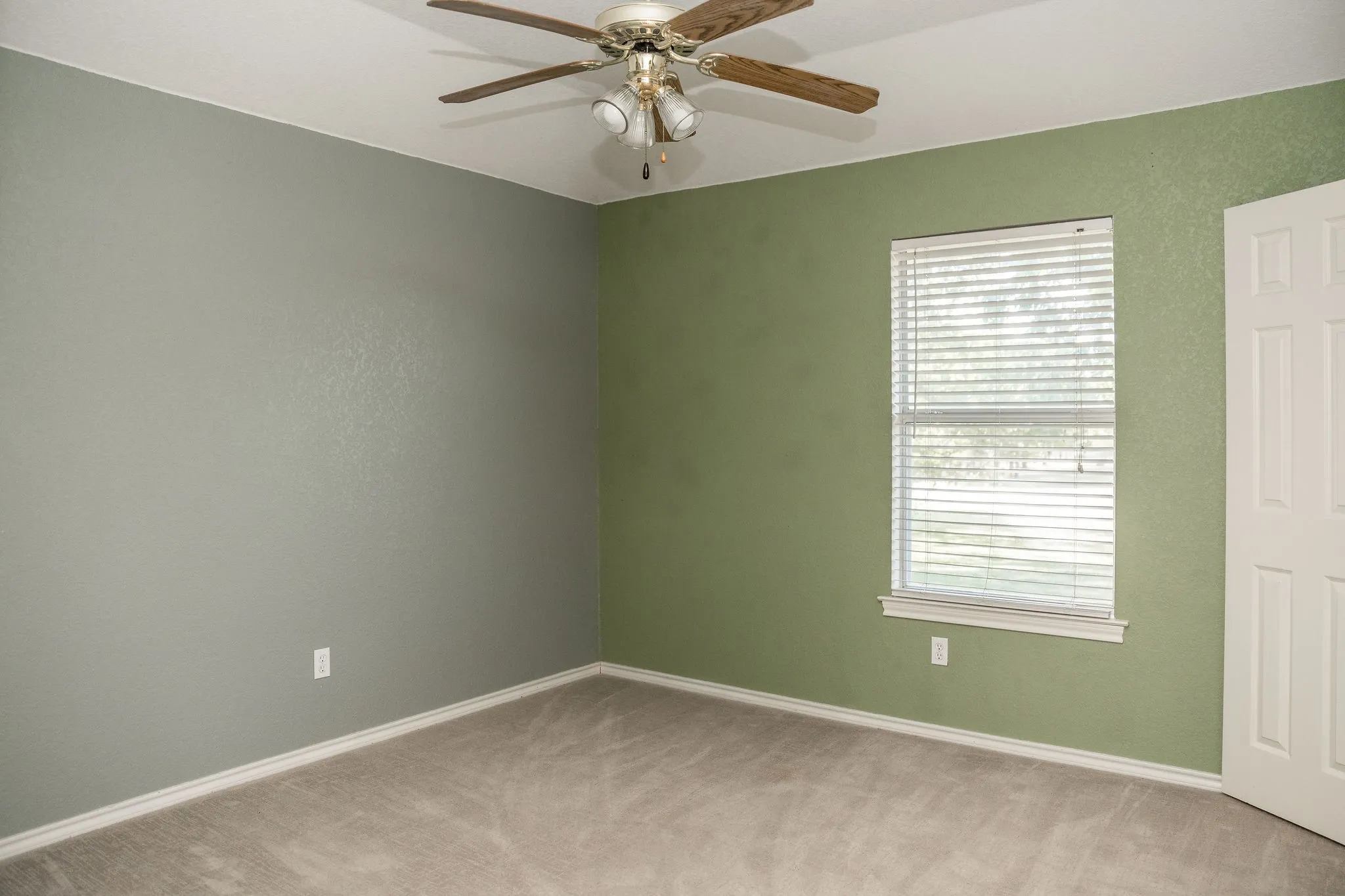Single Family Residence For Sale in Somervell County , 1193 County Road 318, Glen Rose, Texas 76043, 4 Bedroom, 2 Bathroom, 2 Garage spaces, 1,979 Sqft, built in 2001, mls#21326655, Real Estate Agent in Glen Rose, Homes For Sale in Somervell county, Homes For Sale in Glen Rose, Realtor in Glen Rose Texas, Real Estate Brokerage Independent Realty Texas, Luminita Cordes Realtor
