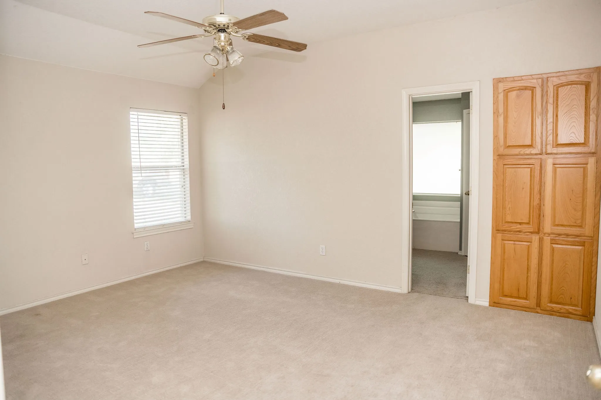 Single Family Residence For Sale in Somervell County , 1193 County Road 318, Glen Rose, Texas 76043, 4 Bedroom, 2 Bathroom, 2 Garage spaces, 1,979 Sqft, built in 2001, mls#21326655, Real Estate Agent in Glen Rose, Homes For Sale in Somervell county, Homes For Sale in Glen Rose, Realtor in Glen Rose Texas, Real Estate Brokerage Independent Realty Texas, Luminita Cordes Realtor
