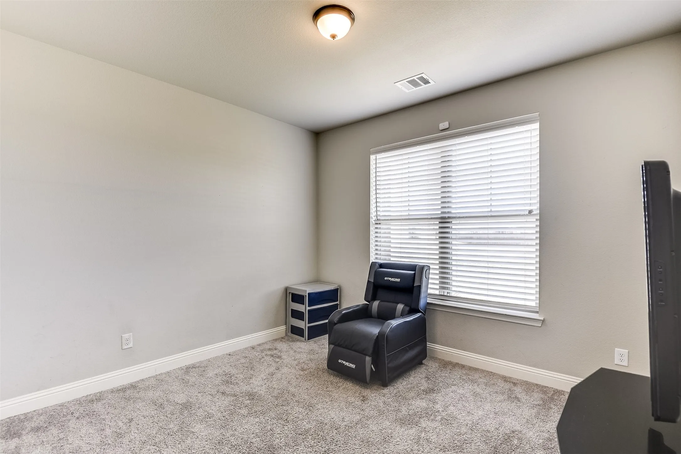 Single Family Residence For Sale in Ellis County , 201 Evening Fire Drive, Waxahachie, Texas 75167, 4 Bedroom, 2 Bathroom, 2 Garage spaces, 2,296 Sqft, built in 2019, mls#21329209, Real Estate Agent in Waxahachie, Homes For Sale in Ellis county, Homes For Sale in Waxahachie, Realtor in Waxahachie Texas, Real Estate Brokerage Independent Realty Texas, Luminita Cordes Realtor