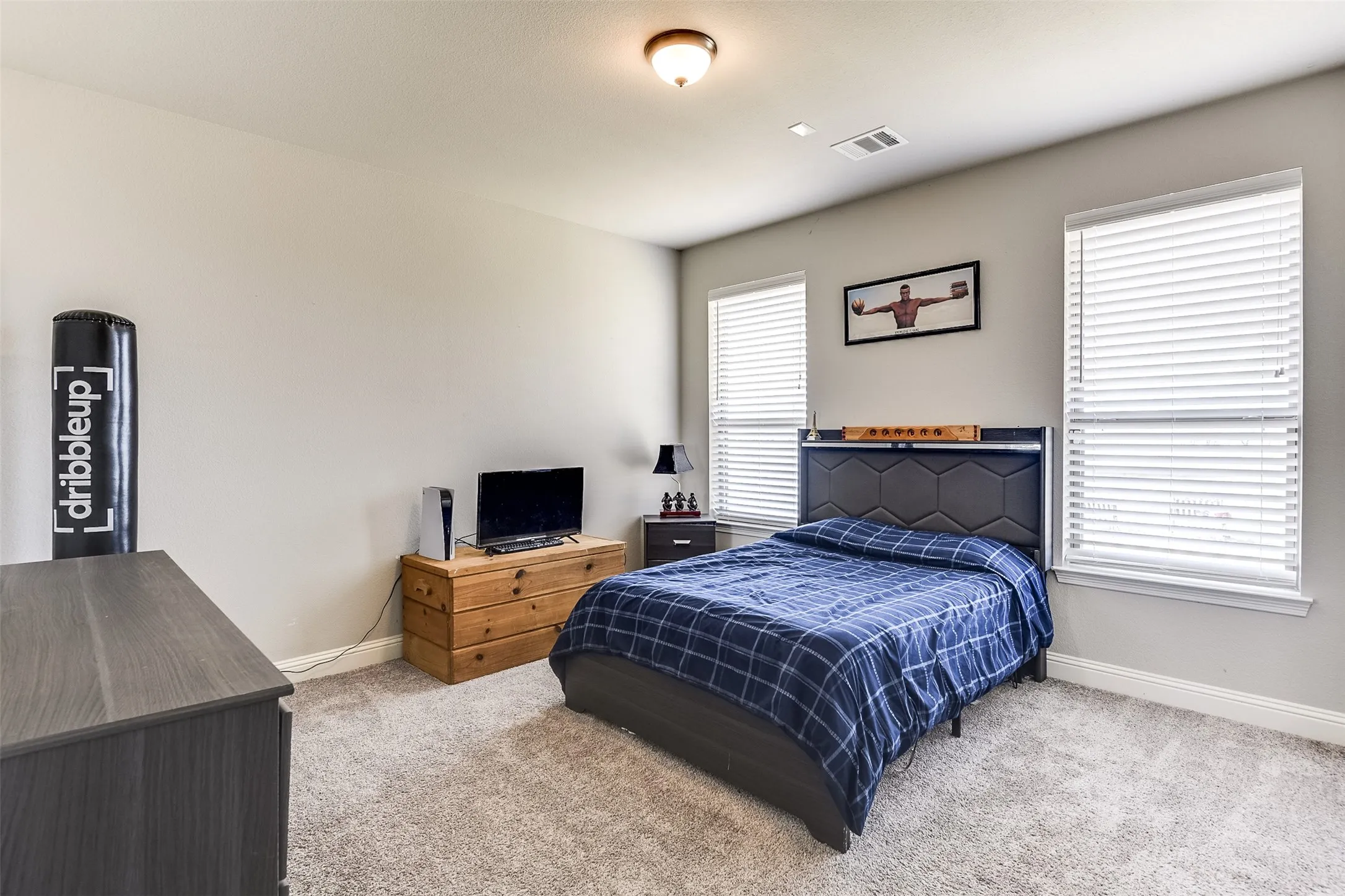 Single Family Residence For Sale in Ellis County , 201 Evening Fire Drive, Waxahachie, Texas 75167, 4 Bedroom, 2 Bathroom, 2 Garage spaces, 2,296 Sqft, built in 2019, mls#21329209, Real Estate Agent in Waxahachie, Homes For Sale in Ellis county, Homes For Sale in Waxahachie, Realtor in Waxahachie Texas, Real Estate Brokerage Independent Realty Texas, Luminita Cordes Realtor
