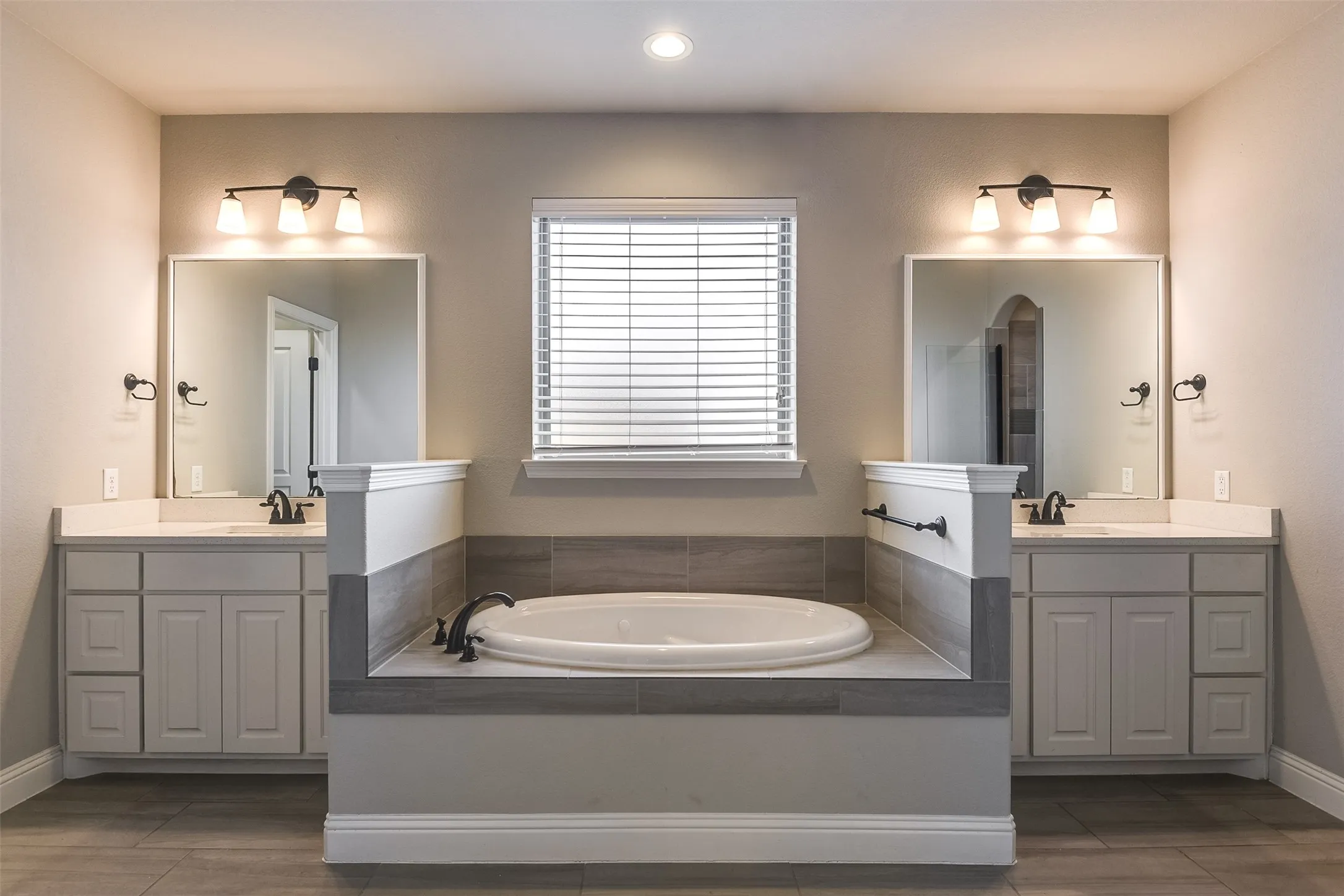 Single Family Residence For Sale in Ellis County , 201 Evening Fire Drive, Waxahachie, Texas 75167, 4 Bedroom, 2 Bathroom, 2 Garage spaces, 2,296 Sqft, built in 2019, mls#21329209, Real Estate Agent in Waxahachie, Homes For Sale in Ellis county, Homes For Sale in Waxahachie, Realtor in Waxahachie Texas, Real Estate Brokerage Independent Realty Texas, Luminita Cordes Realtor