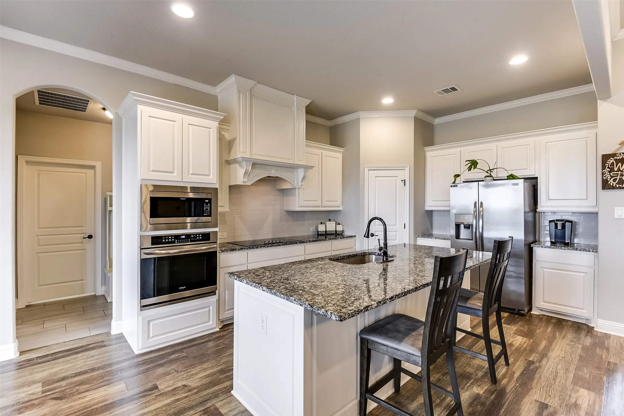 Single Family Residence For Sale in Ellis County , 201 Evening Fire Drive, Waxahachie, Texas 75167, 4 Bedroom, 2 Bathroom, 2 Garage spaces, 2,296 Sqft, built in 2019, mls#21329209, Real Estate Agent in Waxahachie, Homes For Sale in Ellis county, Homes For Sale in Waxahachie, Realtor in Waxahachie Texas, Real Estate Brokerage Independent Realty Texas, Luminita Cordes Realtor