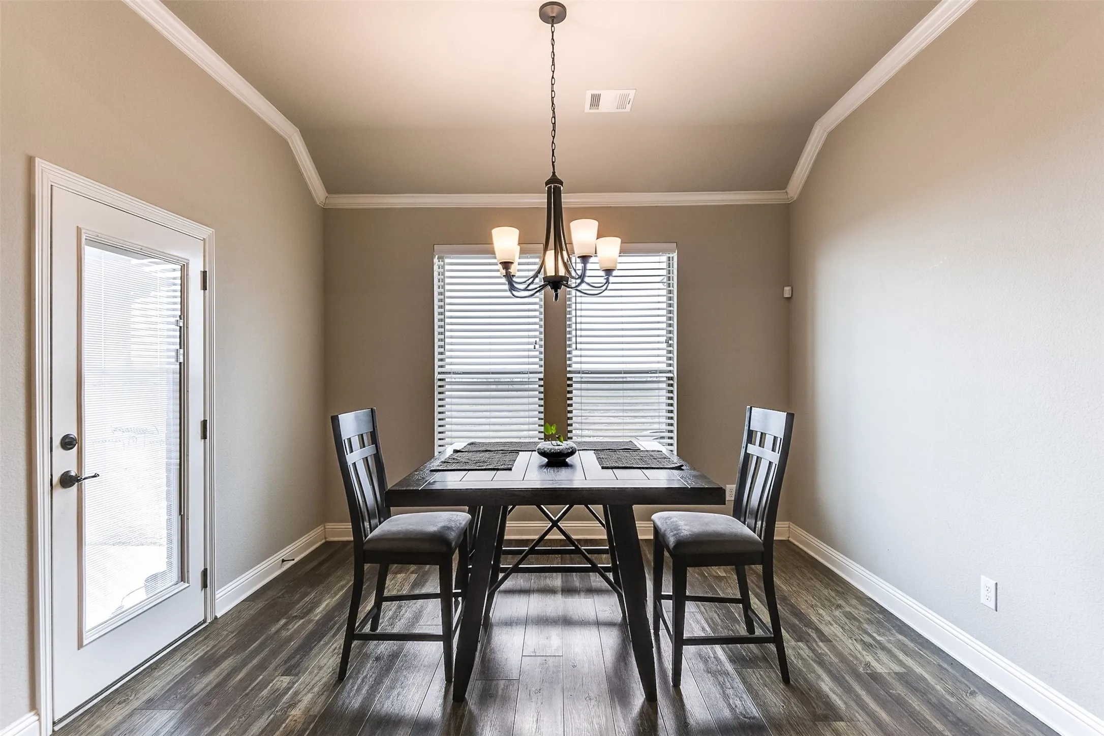 Single Family Residence For Sale in Ellis County , 201 Evening Fire Drive, Waxahachie, Texas 75167, 4 Bedroom, 2 Bathroom, 2 Garage spaces, 2,296 Sqft, built in 2019, mls#21329209, Real Estate Agent in Waxahachie, Homes For Sale in Ellis county, Homes For Sale in Waxahachie, Realtor in Waxahachie Texas, Real Estate Brokerage Independent Realty Texas, Luminita Cordes Realtor