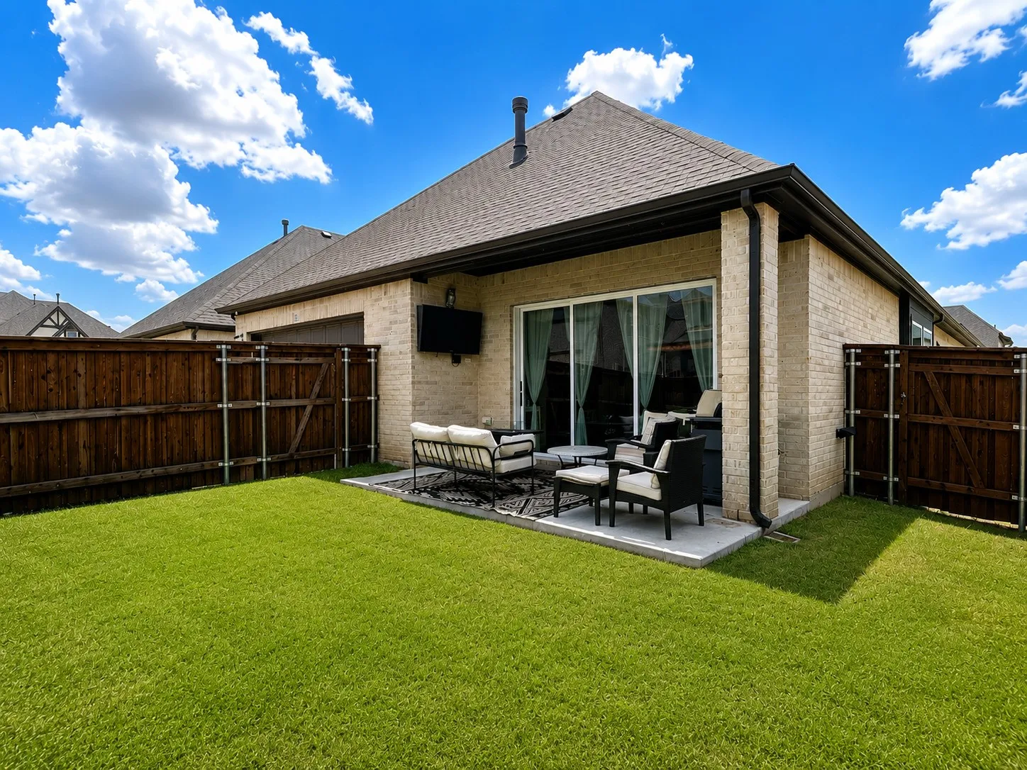 Single Family Residence For Sale in Dallas County , 1811 Lande Street, Farmers Branch, Texas 75234, 4 Bedroom, 3 Bathroom, 2 Garage spaces, 2,293 Sqft, built in 2021, mls#21328974, Real Estate Agent in Farmers Branch, Homes For Sale in Dallas county, Homes For Sale in Farmers Branch, Realtor in Farmers Branch Texas, Real Estate Brokerage Independent Realty Texas, Luminita Cordes Realtor