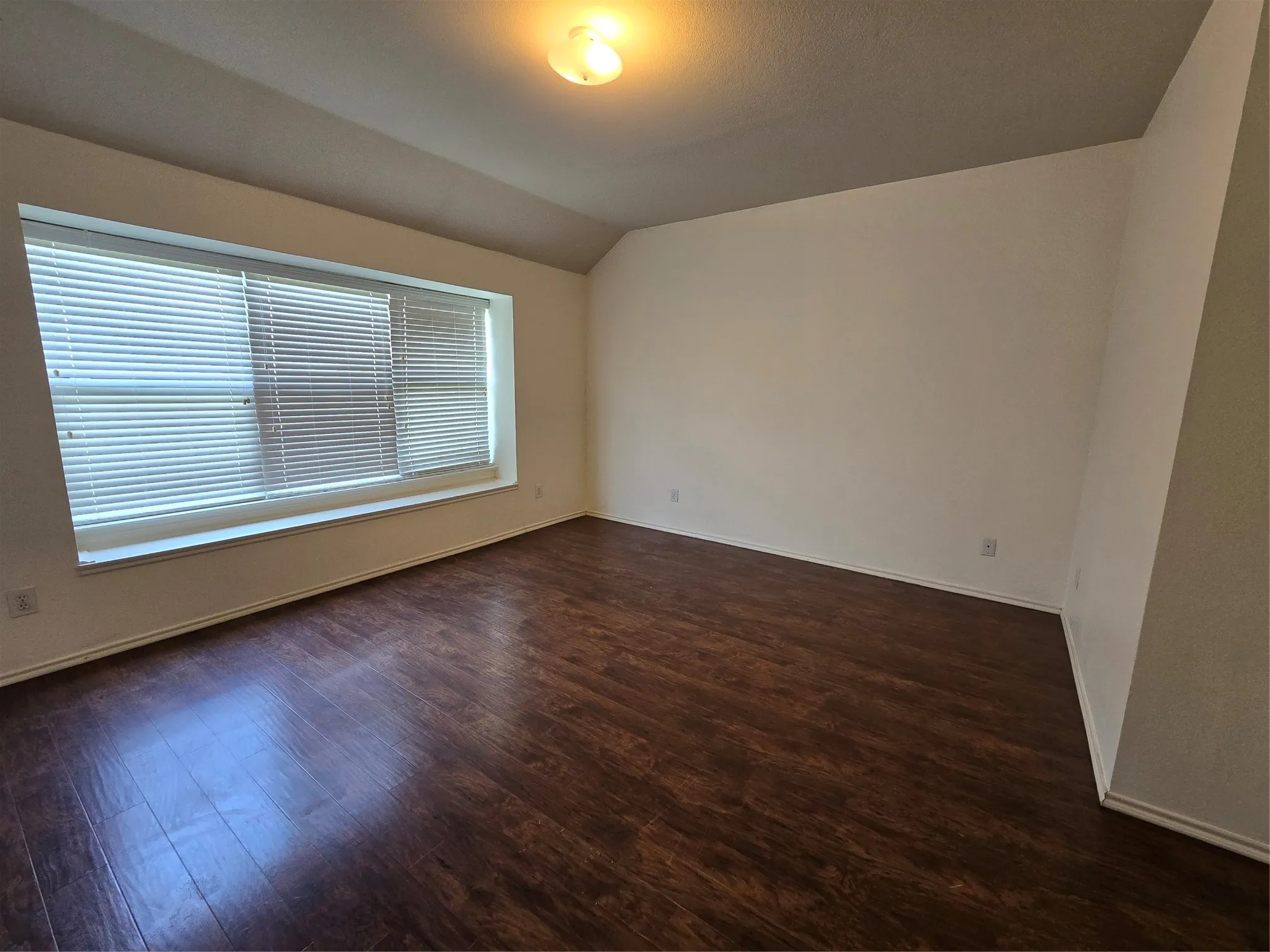 Single Family Residence For Rent in Collin County , 2410 Parkview Drive, Anna, Texas 75409, 3 Bedroom, 2 Bathroom, 2 Garage spaces, 1,735 Sqft, built in 2006, Price $1,950, mls#21329215, Real Estate Agent in Anna, Homes For Rent in Collin county, Homes For Rent in Anna, Realtor in Anna Texas, Real Estate Brokerage Independent Realty Texas, Luminita Cordes Realtor