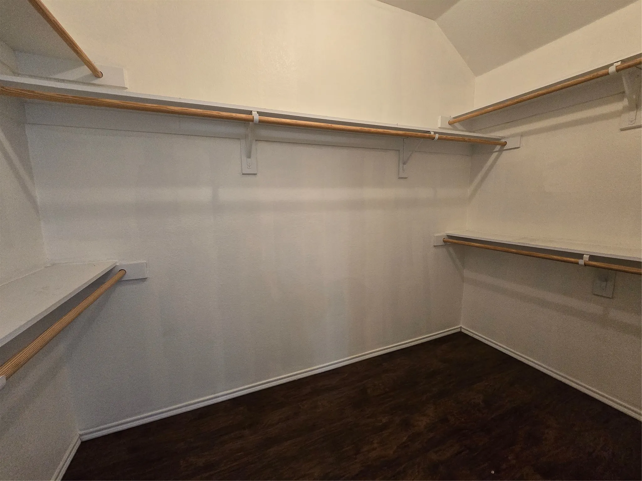 Single Family Residence For Rent in Collin County , 2410 Parkview Drive, Anna, Texas 75409, 3 Bedroom, 2 Bathroom, 2 Garage spaces, 1,735 Sqft, built in 2006, Price $1,950, mls#21329215, Real Estate Agent in Anna, Homes For Rent in Collin county, Homes For Rent in Anna, Realtor in Anna Texas, Real Estate Brokerage Independent Realty Texas, Luminita Cordes Realtor