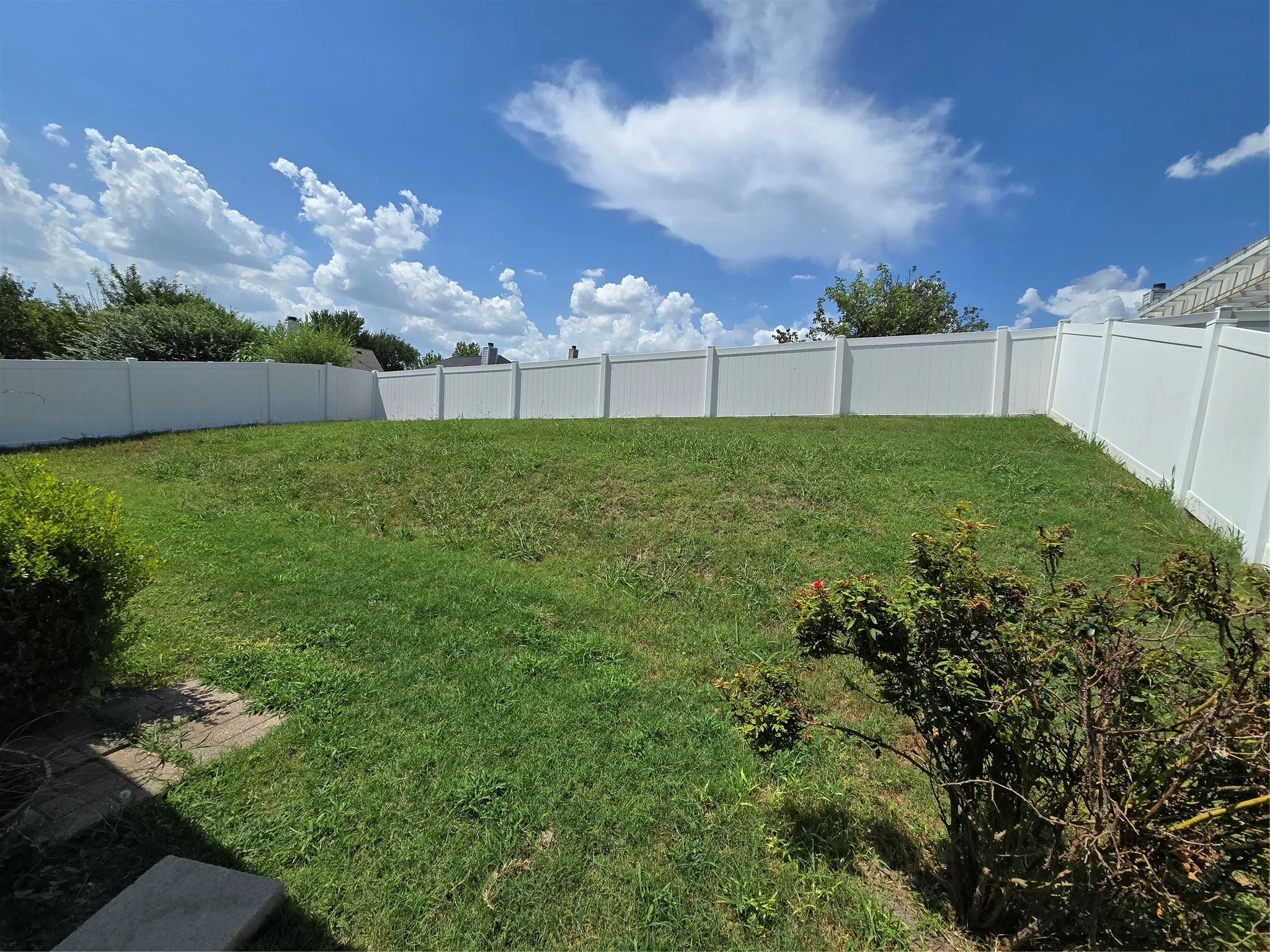 Single Family Residence For Rent in Collin County , 2410 Parkview Drive, Anna, Texas 75409, 3 Bedroom, 2 Bathroom, 2 Garage spaces, 1,735 Sqft, built in 2006, Price $1,950, mls#21329215, Real Estate Agent in Anna, Homes For Rent in Collin county, Homes For Rent in Anna, Realtor in Anna Texas, Real Estate Brokerage Independent Realty Texas, Luminita Cordes Realtor