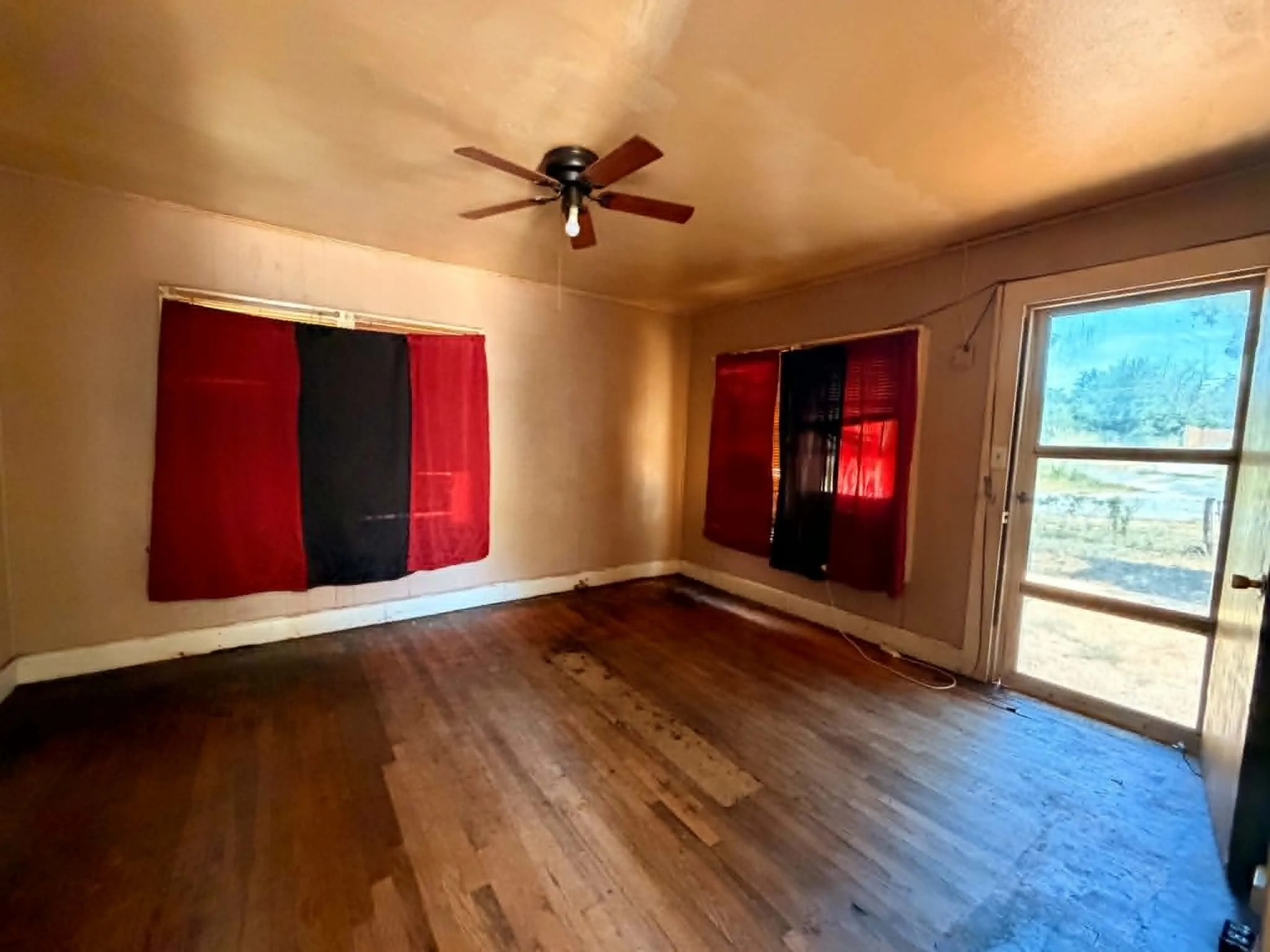 Single Family Residence For Sale in Young County , 706 Ribble Road, Graham, Texas 76450, 2 Bedrooms, 1 Bathroom, Garage spaces, 874 Sqft, built in 1955, Price $75,000, mls#21328279, Real Estate Agent in Graham, Homes For Sale in Young county, Homes For Sale in Graham, Realtor in Graham Texas, Real Estate Brokerage Independent Realty Texas, Luminita Cordes Realtor