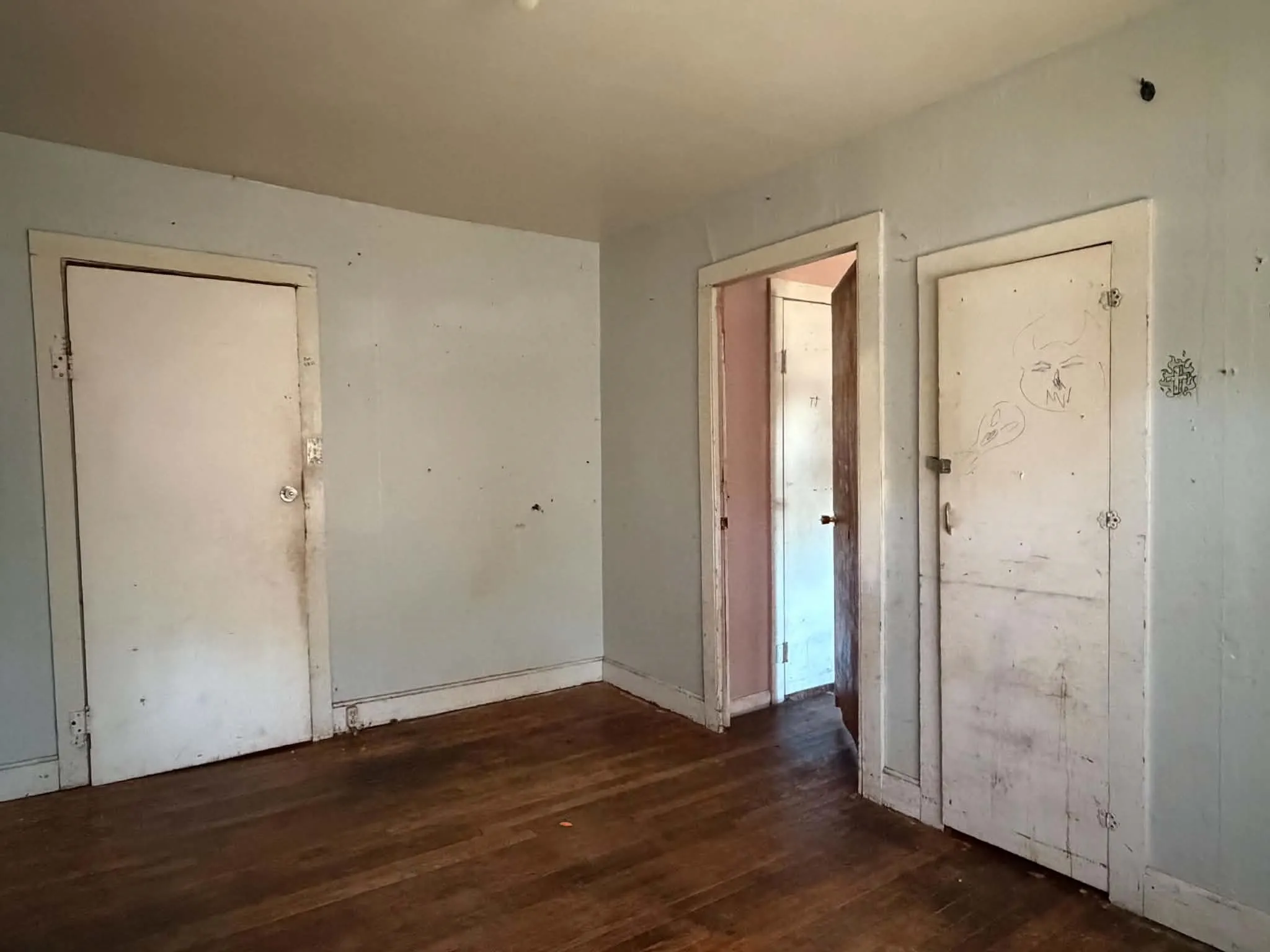 Single Family Residence For Sale in Young County , 706 Ribble Road, Graham, Texas 76450, 2 Bedrooms, 1 Bathroom, Garage spaces, 874 Sqft, built in 1955, Price $75,000, mls#21328279, Real Estate Agent in Graham, Homes For Sale in Young county, Homes For Sale in Graham, Realtor in Graham Texas, Real Estate Brokerage Independent Realty Texas, Luminita Cordes Realtor