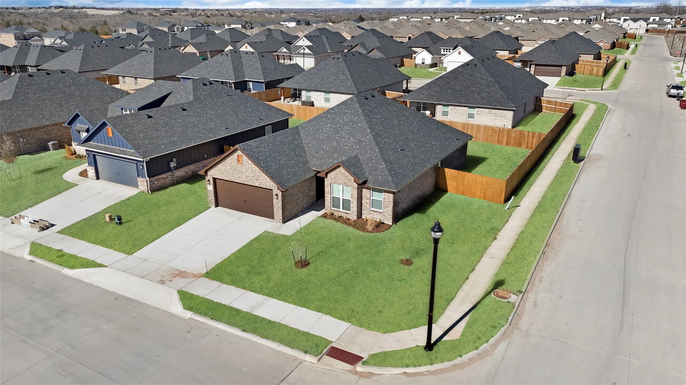 Single Family Residence For Rent in Grayson County , 2801 Tulip Drive, Sherman, Texas 75092, 3 Bedroom, 2 Bathroom, 2 Garage spaces, 1,672 Sqft, built in 2024, mls#21328465, Real Estate Agent in Sherman, Homes For Rent in Grayson county, Homes For Rent in Sherman, Realtor in Sherman Texas, Real Estate Brokerage Independent Realty Texas, Luminita Cordes Realtor