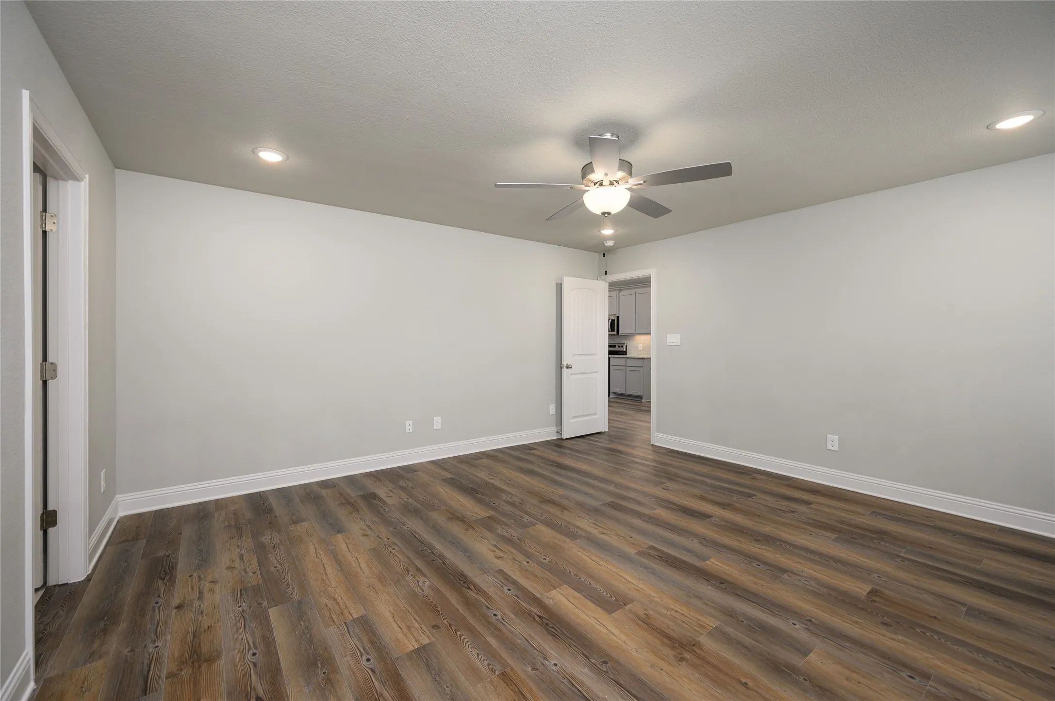Single Family Residence For Rent in Grayson County , 2801 Tulip Drive, Sherman, Texas 75092, 3 Bedroom, 2 Bathroom, 2 Garage spaces, 1,672 Sqft, built in 2024, mls#21328465, Real Estate Agent in Sherman, Homes For Rent in Grayson county, Homes For Rent in Sherman, Realtor in Sherman Texas, Real Estate Brokerage Independent Realty Texas, Luminita Cordes Realtor