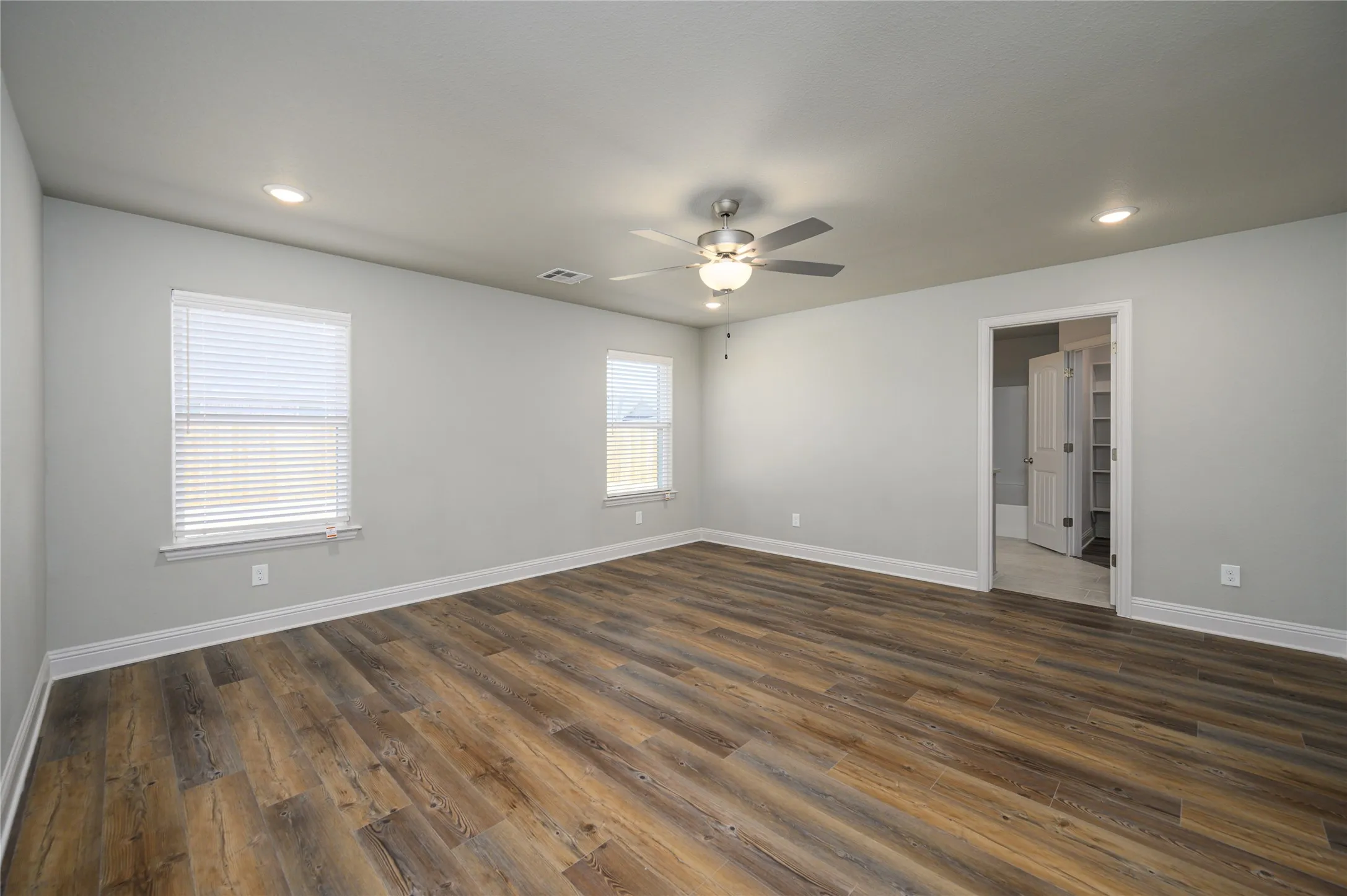 Single Family Residence For Rent in Grayson County , 2801 Tulip Drive, Sherman, Texas 75092, 3 Bedroom, 2 Bathroom, 2 Garage spaces, 1,672 Sqft, built in 2024, mls#21328465, Real Estate Agent in Sherman, Homes For Rent in Grayson county, Homes For Rent in Sherman, Realtor in Sherman Texas, Real Estate Brokerage Independent Realty Texas, Luminita Cordes Realtor