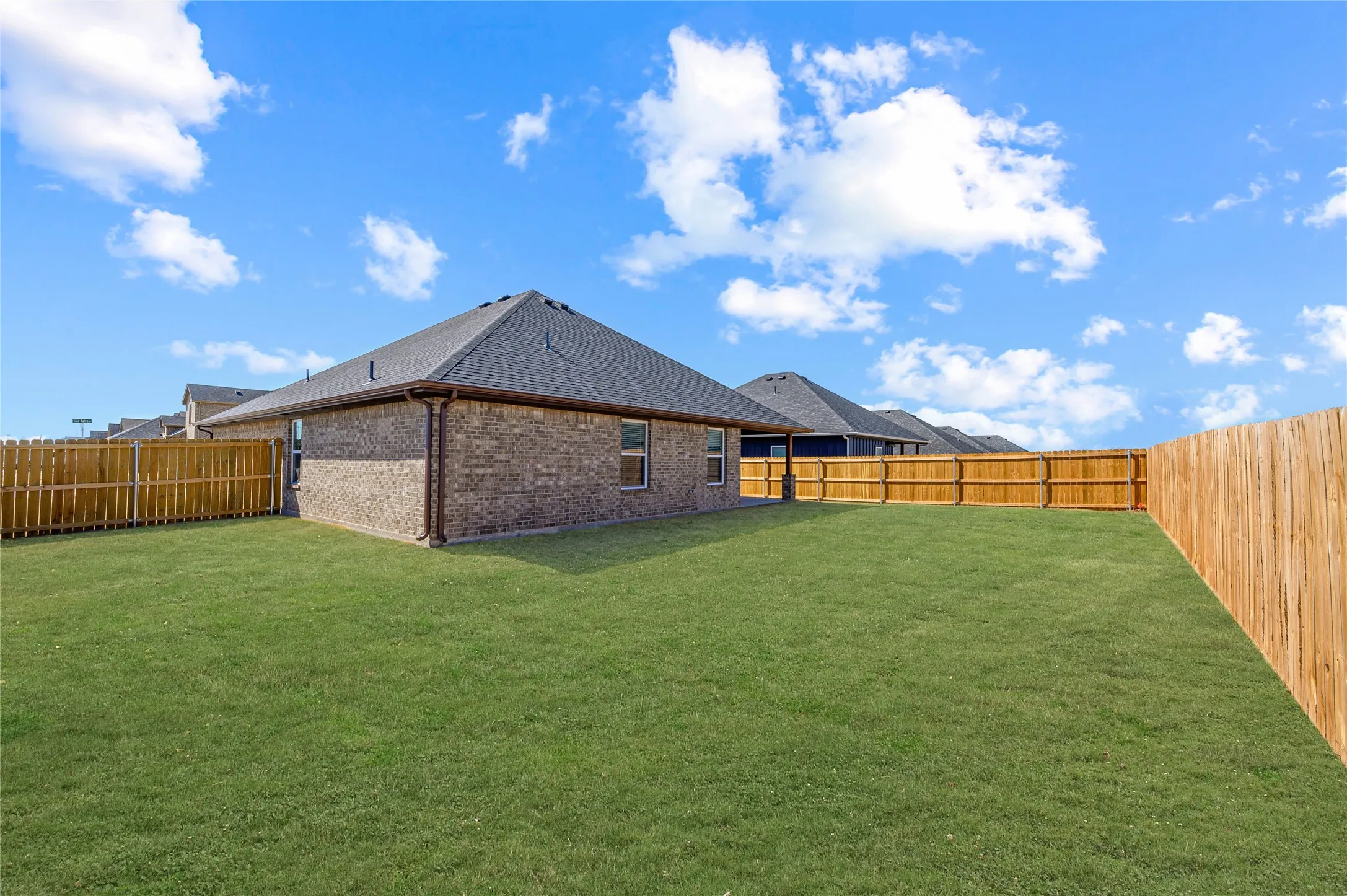Single Family Residence For Rent in Grayson County , 2801 Tulip Drive, Sherman, Texas 75092, 3 Bedroom, 2 Bathroom, 2 Garage spaces, 1,672 Sqft, built in 2024, mls#21328465, Real Estate Agent in Sherman, Homes For Rent in Grayson county, Homes For Rent in Sherman, Realtor in Sherman Texas, Real Estate Brokerage Independent Realty Texas, Luminita Cordes Realtor
