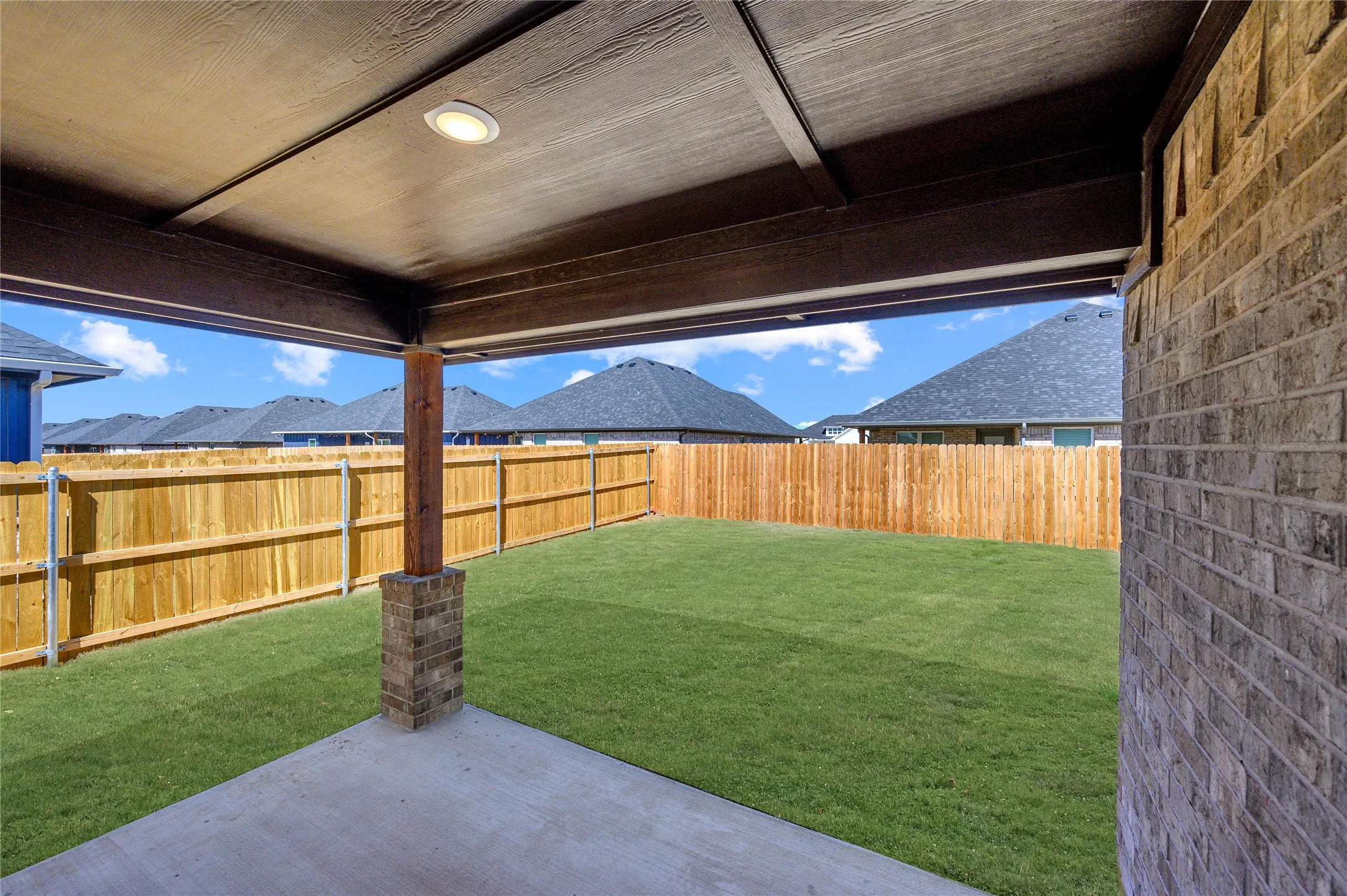 Single Family Residence For Rent in Grayson County , 2801 Tulip Drive, Sherman, Texas 75092, 3 Bedroom, 2 Bathroom, 2 Garage spaces, 1,672 Sqft, built in 2024, mls#21328465, Real Estate Agent in Sherman, Homes For Rent in Grayson county, Homes For Rent in Sherman, Realtor in Sherman Texas, Real Estate Brokerage Independent Realty Texas, Luminita Cordes Realtor