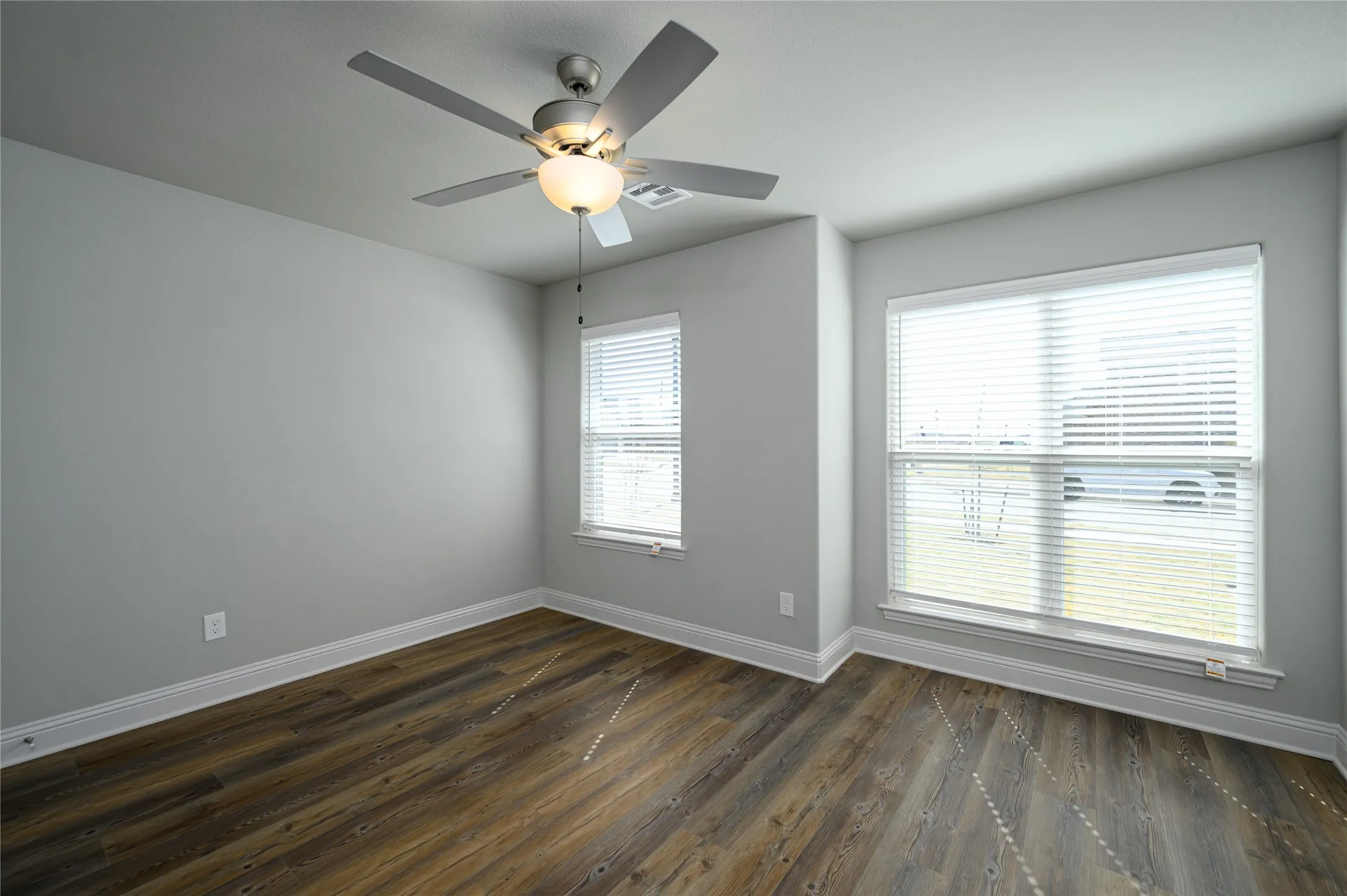 Single Family Residence For Rent in Grayson County , 2801 Tulip Drive, Sherman, Texas 75092, 3 Bedroom, 2 Bathroom, 2 Garage spaces, 1,672 Sqft, built in 2024, mls#21328465, Real Estate Agent in Sherman, Homes For Rent in Grayson county, Homes For Rent in Sherman, Realtor in Sherman Texas, Real Estate Brokerage Independent Realty Texas, Luminita Cordes Realtor