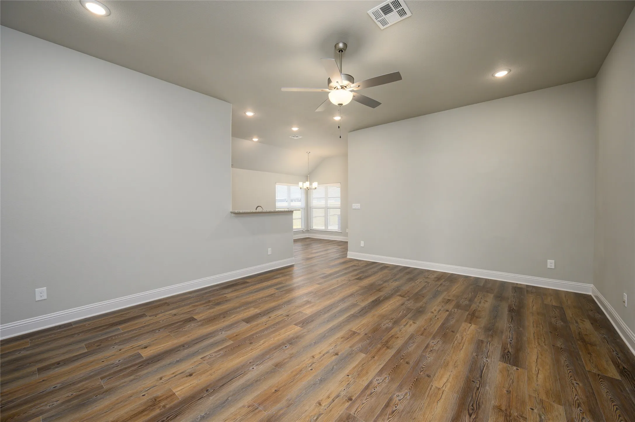 Single Family Residence For Rent in Grayson County , 2801 Tulip Drive, Sherman, Texas 75092, 3 Bedroom, 2 Bathroom, 2 Garage spaces, 1,672 Sqft, built in 2024, mls#21328465, Real Estate Agent in Sherman, Homes For Rent in Grayson county, Homes For Rent in Sherman, Realtor in Sherman Texas, Real Estate Brokerage Independent Realty Texas, Luminita Cordes Realtor
