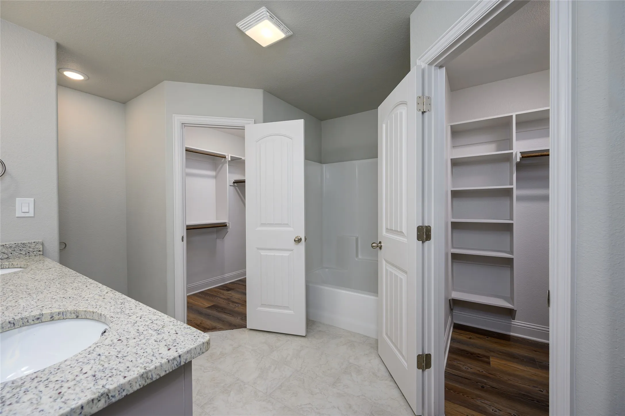 Single Family Residence For Rent in Grayson County , 2801 Tulip Drive, Sherman, Texas 75092, 3 Bedroom, 2 Bathroom, 2 Garage spaces, 1,672 Sqft, built in 2024, mls#21328465, Real Estate Agent in Sherman, Homes For Rent in Grayson county, Homes For Rent in Sherman, Realtor in Sherman Texas, Real Estate Brokerage Independent Realty Texas, Luminita Cordes Realtor