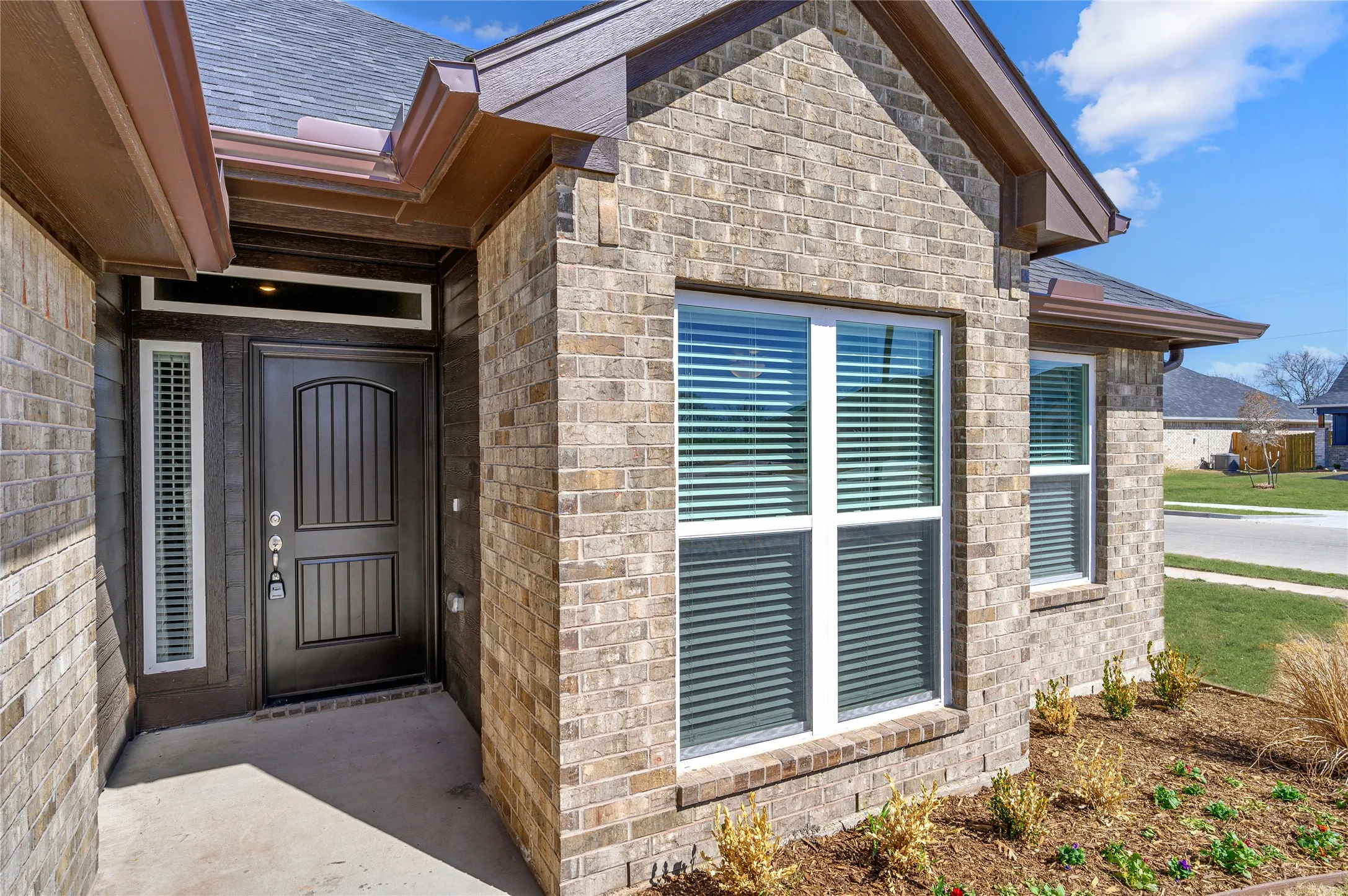 Single Family Residence For Rent in Grayson County , 2801 Tulip Drive, Sherman, Texas 75092, 3 Bedroom, 2 Bathroom, 2 Garage spaces, 1,672 Sqft, built in 2024, mls#21328465, Real Estate Agent in Sherman, Homes For Rent in Grayson county, Homes For Rent in Sherman, Realtor in Sherman Texas, Real Estate Brokerage Independent Realty Texas, Luminita Cordes Realtor