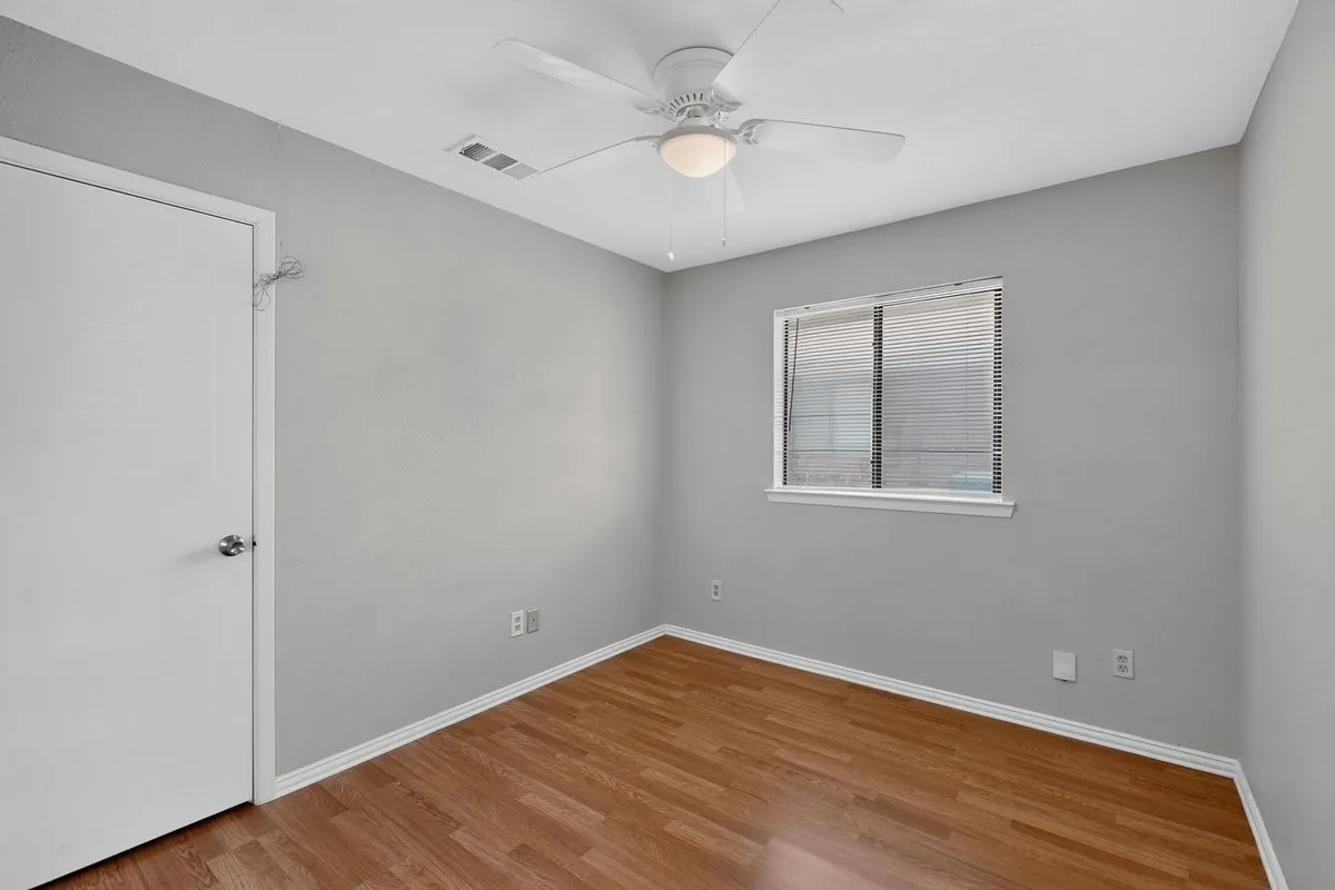 Single Family Residence For Sale in Collin County , 9693 Windy Ridge Road, Frisco, Texas 75033, 3 Bedroom, 2 Bathroom, Garage spaces, 1,251 Sqft, built in 1984, mls#21328946, Real Estate Agent in Frisco, Homes For Sale in Collin county, Homes For Sale in Frisco, Realtor in Frisco Texas, Real Estate Brokerage Independent Realty Texas, Luminita Cordes Realtor
