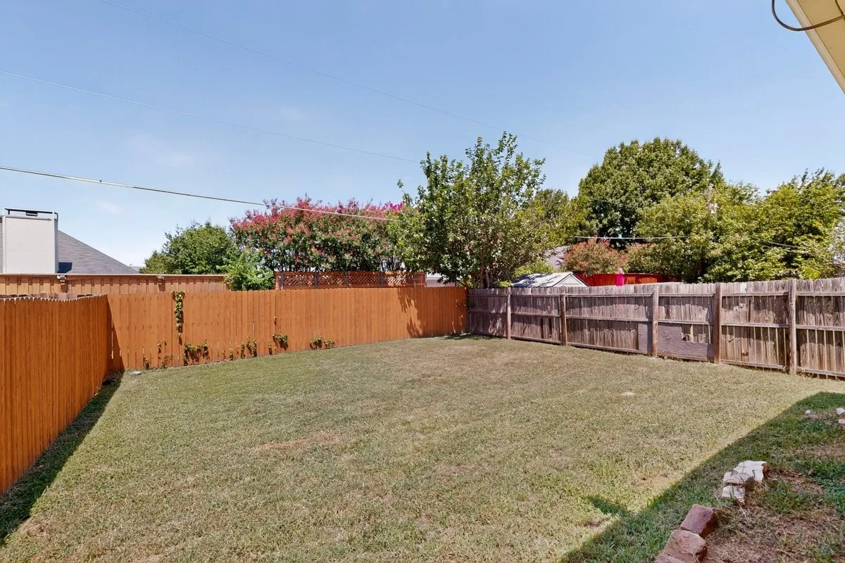 Single Family Residence For Sale in Collin County , 9693 Windy Ridge Road, Frisco, Texas 75033, 3 Bedroom, 2 Bathroom, Garage spaces, 1,251 Sqft, built in 1984, mls#21328946, Real Estate Agent in Frisco, Homes For Sale in Collin county, Homes For Sale in Frisco, Realtor in Frisco Texas, Real Estate Brokerage Independent Realty Texas, Luminita Cordes Realtor