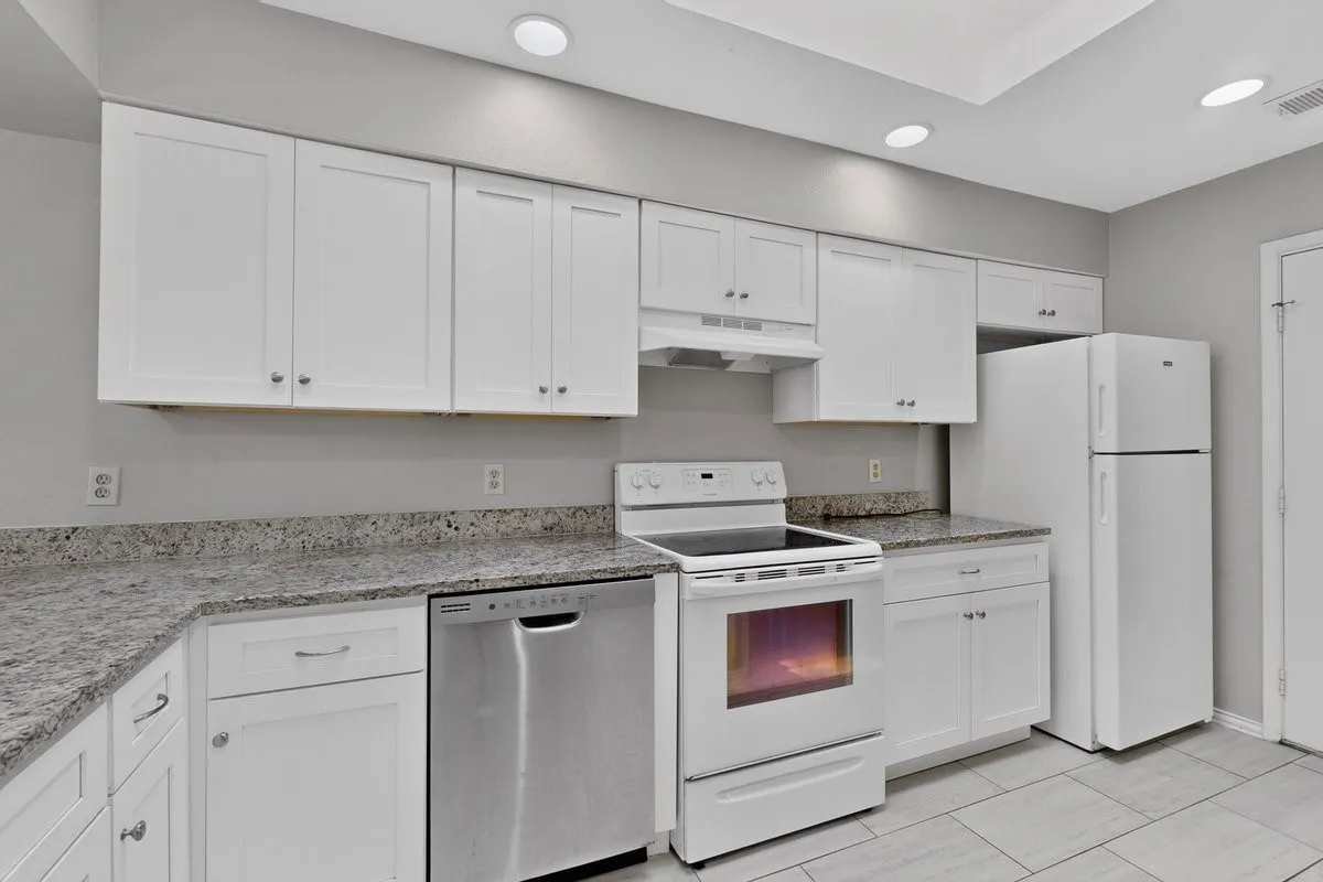 Single Family Residence For Sale in Collin County , 9693 Windy Ridge Road, Frisco, Texas 75033, 3 Bedroom, 2 Bathroom, Garage spaces, 1,251 Sqft, built in 1984, mls#21328946, Real Estate Agent in Frisco, Homes For Sale in Collin county, Homes For Sale in Frisco, Realtor in Frisco Texas, Real Estate Brokerage Independent Realty Texas, Luminita Cordes Realtor