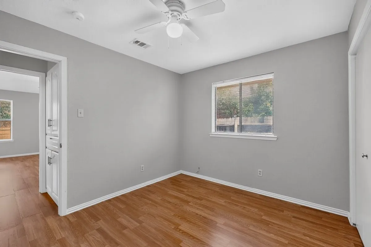 Single Family Residence For Sale in Collin County , 9693 Windy Ridge Road, Frisco, Texas 75033, 3 Bedroom, 2 Bathroom, Garage spaces, 1,251 Sqft, built in 1984, mls#21328946, Real Estate Agent in Frisco, Homes For Sale in Collin county, Homes For Sale in Frisco, Realtor in Frisco Texas, Real Estate Brokerage Independent Realty Texas, Luminita Cordes Realtor
