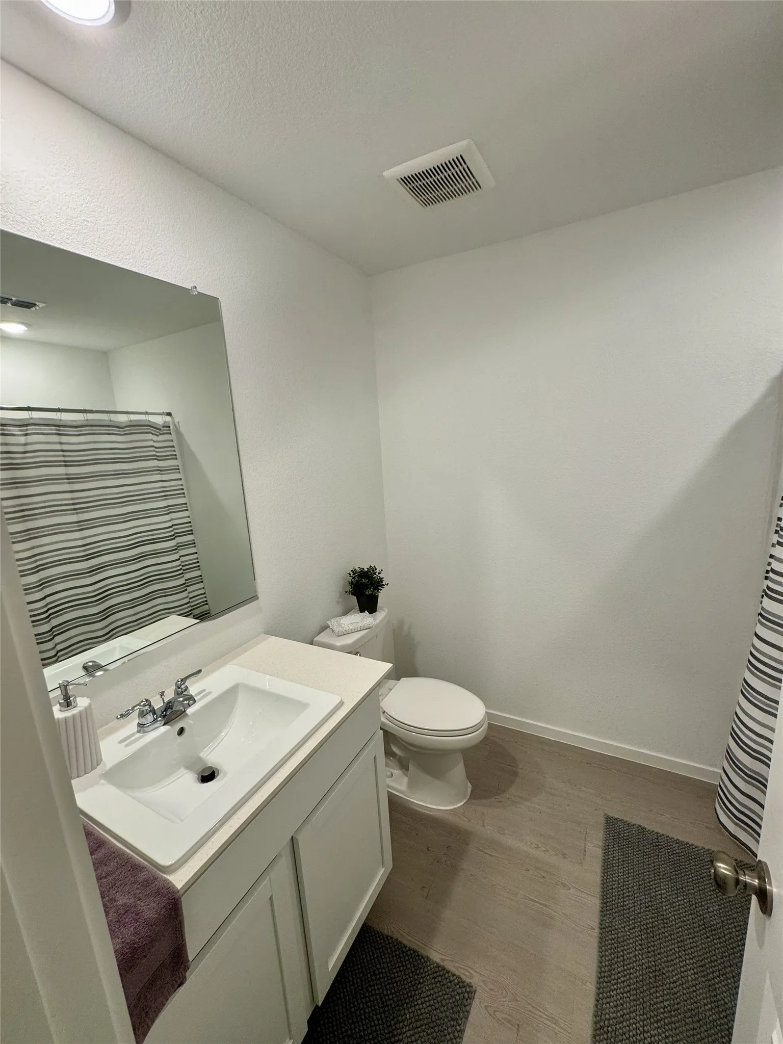 Single Family Residence For Rent in Johnson County , 1105 Ledgestone Drive, Keene, Texas 76031, 3 Bedroom, 2 Bathroom, 2 Garage spaces, 1,520 Sqft, built in 2025, mls#21329246, Real Estate Agent in Keene, Homes For Rent in Johnson county, Homes For Rent in Keene, Realtor in Keene Texas, Real Estate Brokerage Independent Realty Texas, Luminita Cordes Realtor