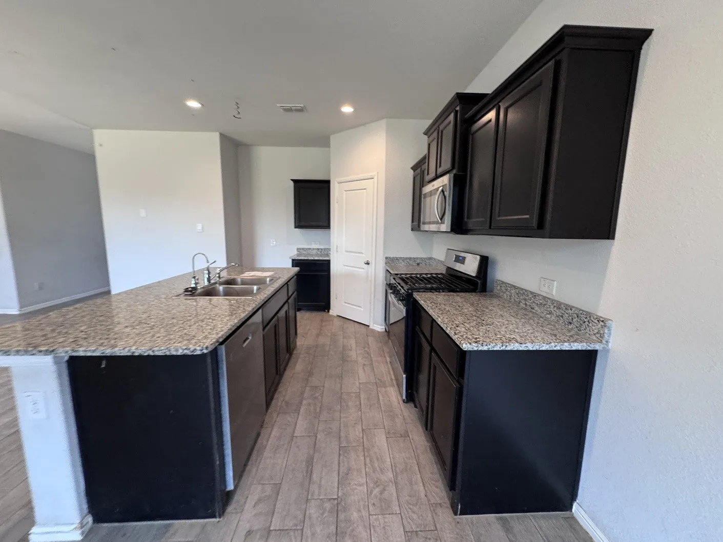 Single Family Residence For Sale in Tarrant County , 9741 Olanta Trail, Fort Worth, Texas 76108, 3 Bedroom, 2 Bathroom, 2 Garage spaces, 1,476 Sqft, built in 2023, mls#21329121, Real Estate Agent in Fort Worth, Homes For Sale in Tarrant county, Homes For Sale in Fort Worth, Realtor in Fort Worth Texas, Real Estate Brokerage Independent Realty Texas, Luminita Cordes Realtor