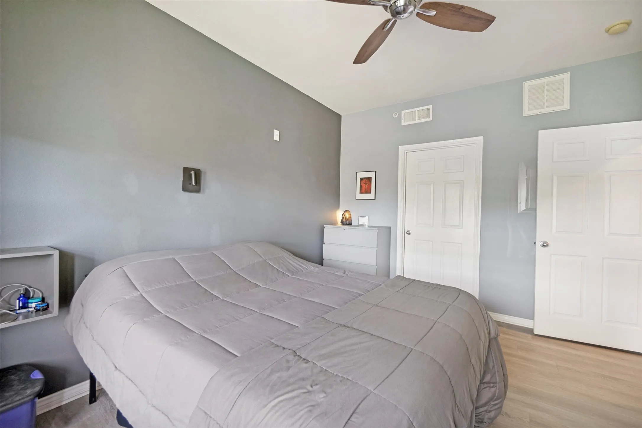 Condominium For Sale in Dallas County , 3102 Kings Road 3308, Dallas, Texas 75219, 1 Bedroom, 1 Bathroom, 1 Garage spaces, 798 Sqft, built in 2001, mls#21329225, Real Estate Agent in Dallas, Homes For Sale in Dallas county, Homes For Sale in Dallas, Realtor in Dallas Texas, Real Estate Brokerage Independent Realty Texas, Luminita Cordes Realtor