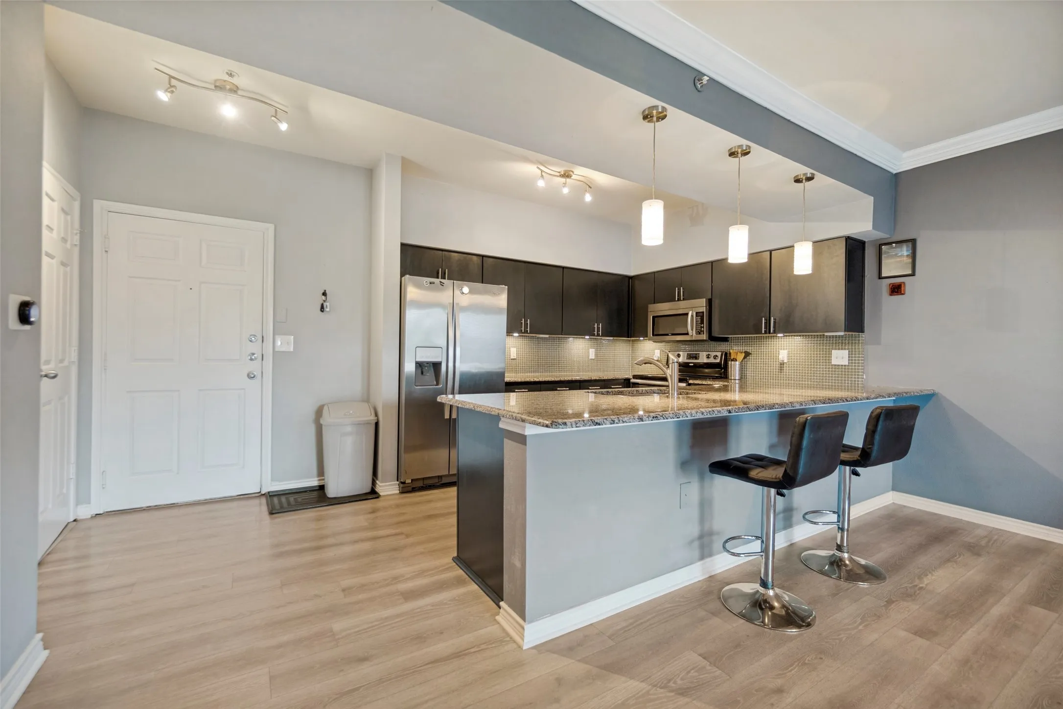 Condominium For Sale in Dallas County , 3102 Kings Road 3308, Dallas, Texas 75219, 1 Bedroom, 1 Bathroom, 1 Garage spaces, 798 Sqft, built in 2001, mls#21329225, Real Estate Agent in Dallas, Homes For Sale in Dallas county, Homes For Sale in Dallas, Realtor in Dallas Texas, Real Estate Brokerage Independent Realty Texas, Luminita Cordes Realtor