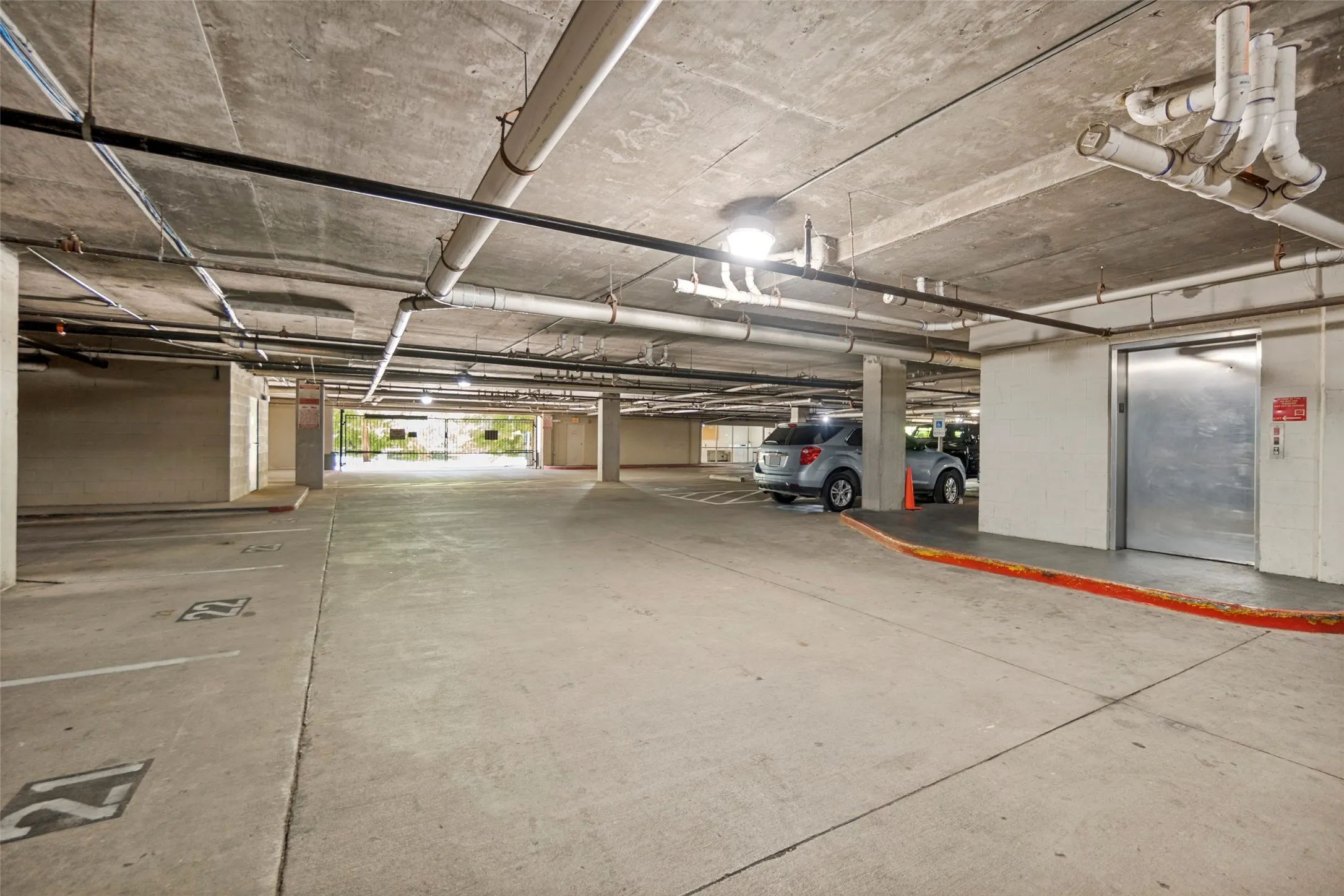 1 COVERED PARKING PLACE INCLUDED