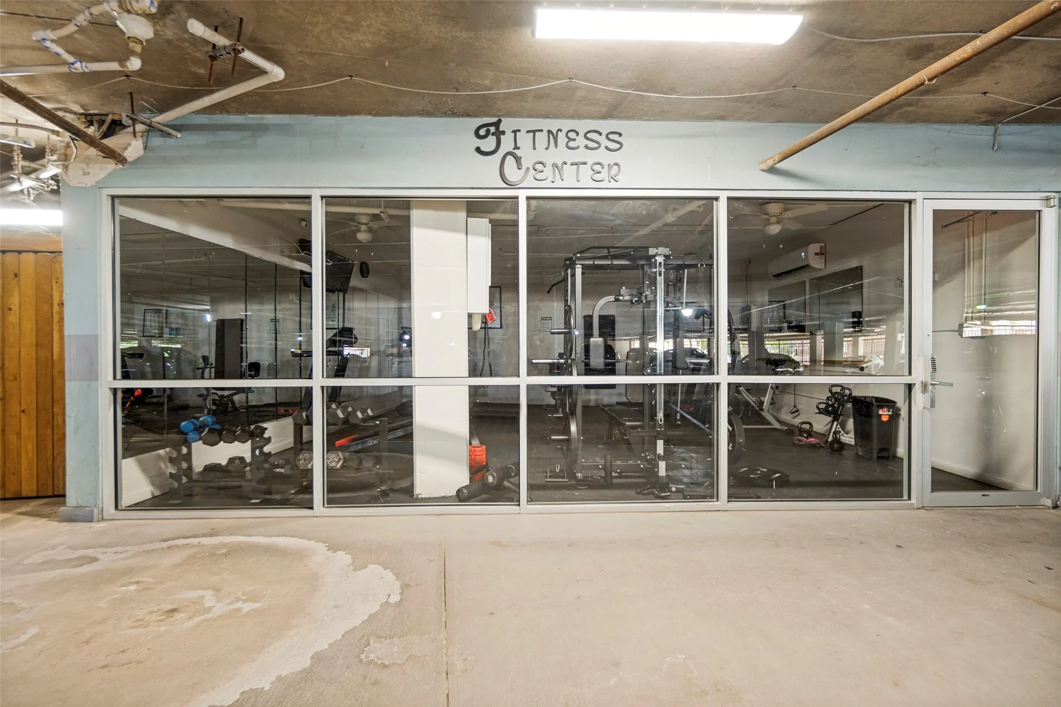 FITNESS CENTER ON SITE