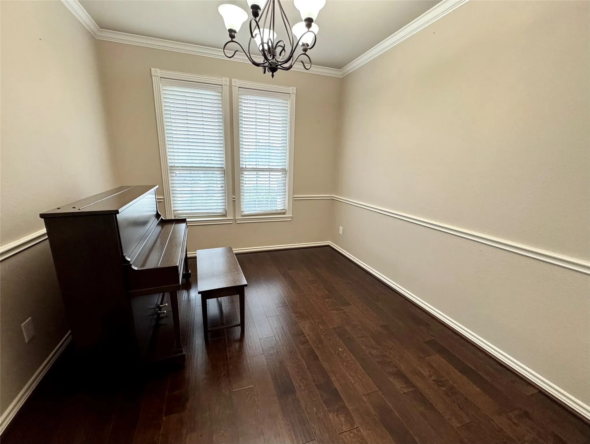 Single Family Residence For Rent in Denton County , 1100 Annalea Cove Drive, Lewisville, Texas 75056, 5 Bedroom, 4 Bathroom, 2 Garage spaces, 3,619 Sqft, built in 2007, mls#21329262, Real Estate Agent in Lewisville, Homes For Rent in Denton county, Homes For Rent in Lewisville, Realtor in Lewisville Texas, Real Estate Brokerage Independent Realty Texas, Luminita Cordes Realtor