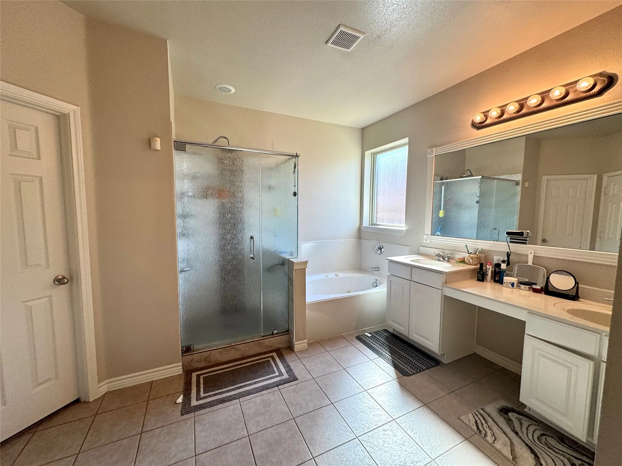 Single Family Residence For Rent in Denton County , 1100 Annalea Cove Drive, Lewisville, Texas 75056, 5 Bedroom, 4 Bathroom, 2 Garage spaces, 3,619 Sqft, built in 2007, mls#21329262, Real Estate Agent in Lewisville, Homes For Rent in Denton county, Homes For Rent in Lewisville, Realtor in Lewisville Texas, Real Estate Brokerage Independent Realty Texas, Luminita Cordes Realtor