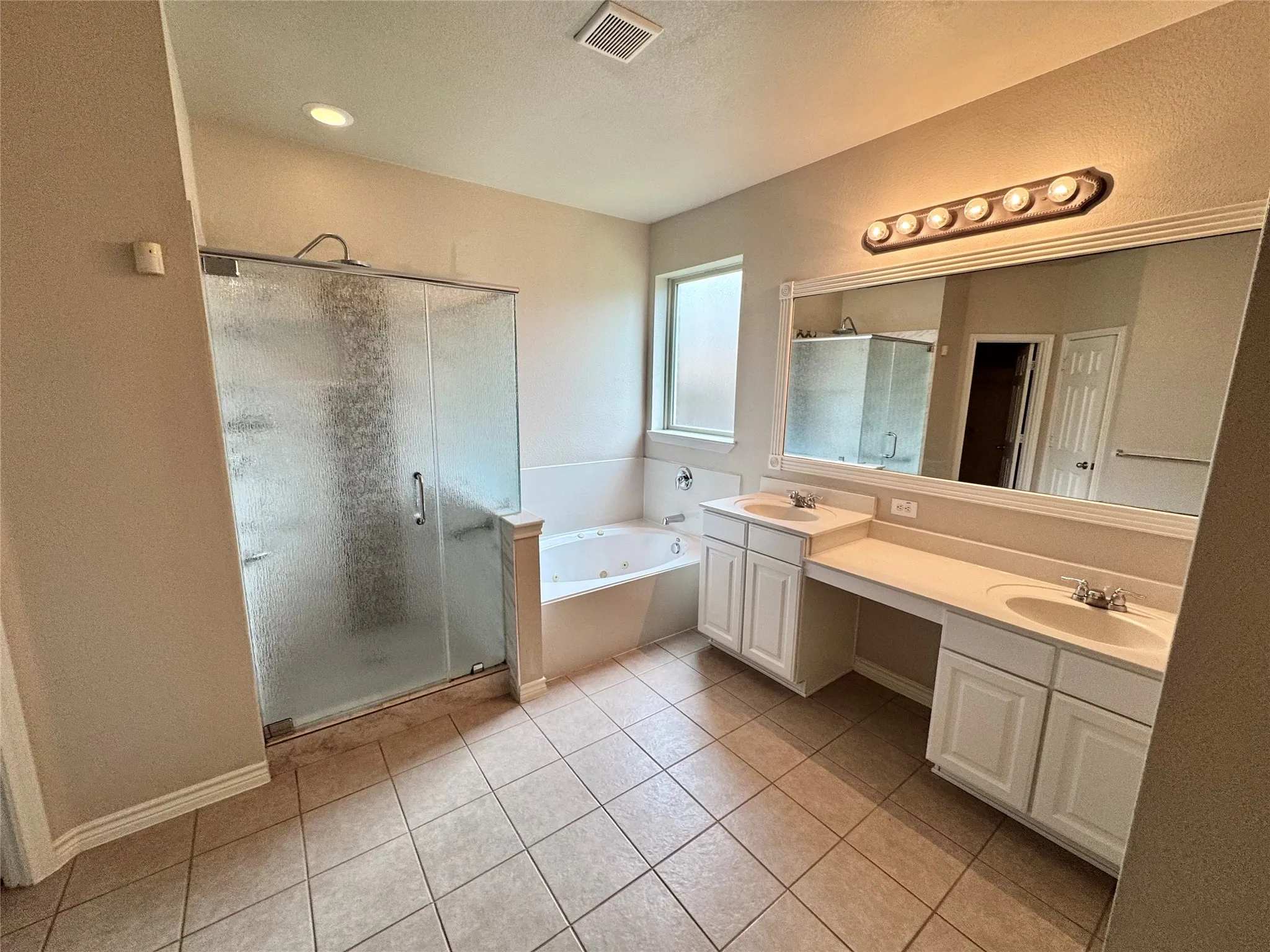 Single Family Residence For Rent in Denton County , 1100 Annalea Cove Drive, Lewisville, Texas 75056, 5 Bedroom, 4 Bathroom, 2 Garage spaces, 3,619 Sqft, built in 2007, mls#21329262, Real Estate Agent in Lewisville, Homes For Rent in Denton county, Homes For Rent in Lewisville, Realtor in Lewisville Texas, Real Estate Brokerage Independent Realty Texas, Luminita Cordes Realtor